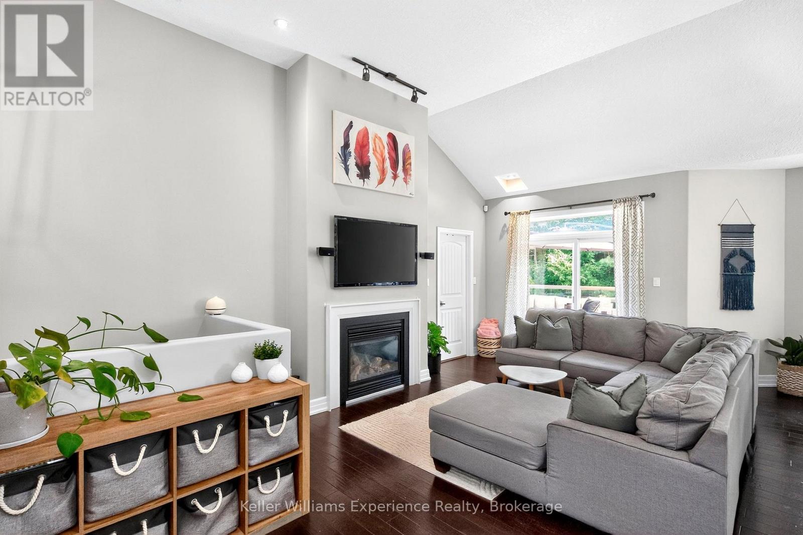 94 Windermere Circle, Tay, Ontario L4R 0C3 - Photo 10 - S12355026