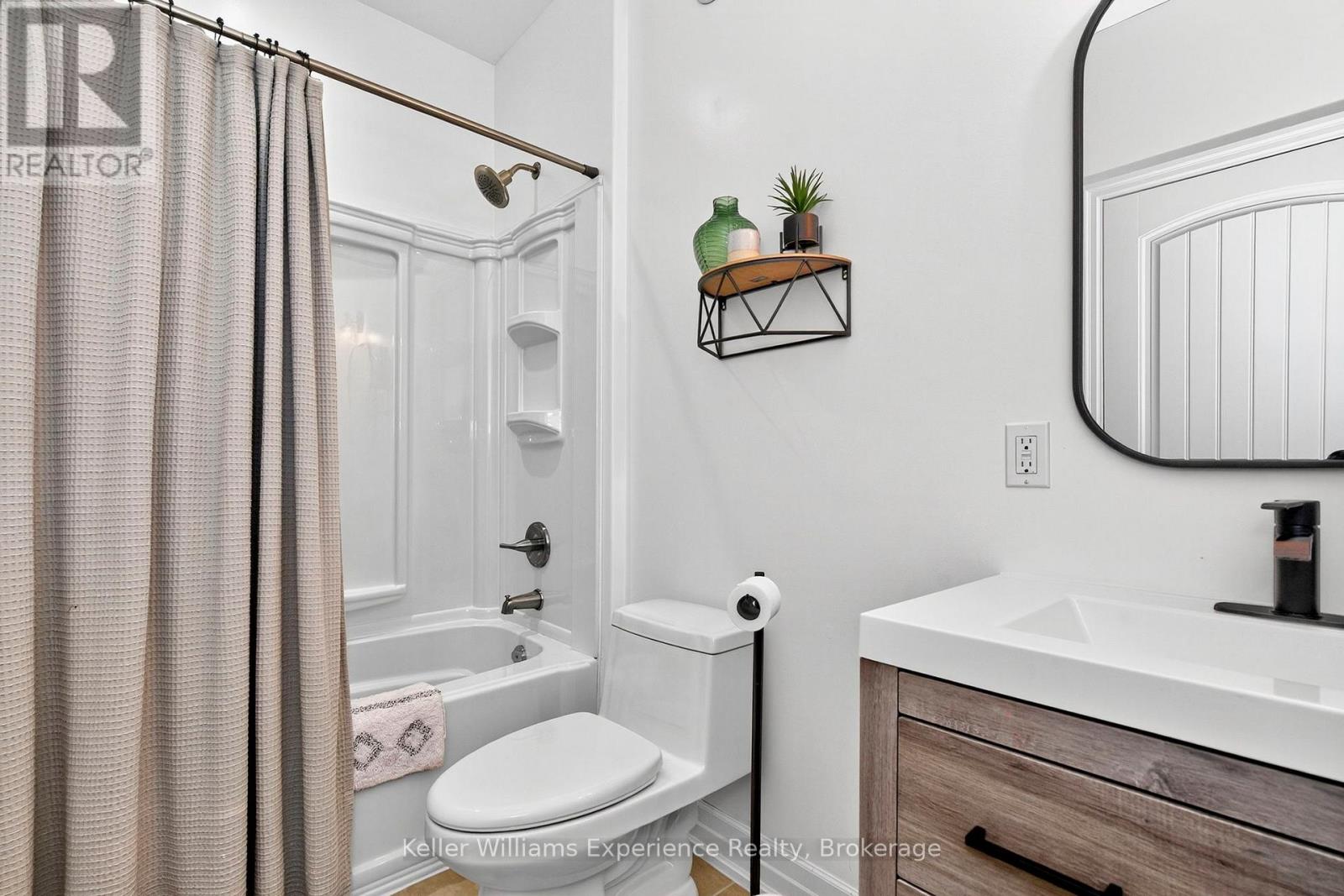 94 Windermere Circle, Tay, Ontario L4R 0C3 - Photo 16 - S12355026