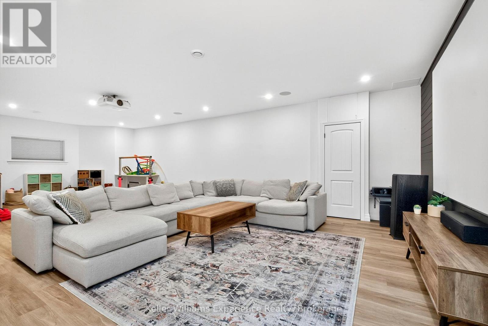 94 Windermere Circle, Tay, Ontario L4R 0C3 - Photo 19 - S12355026