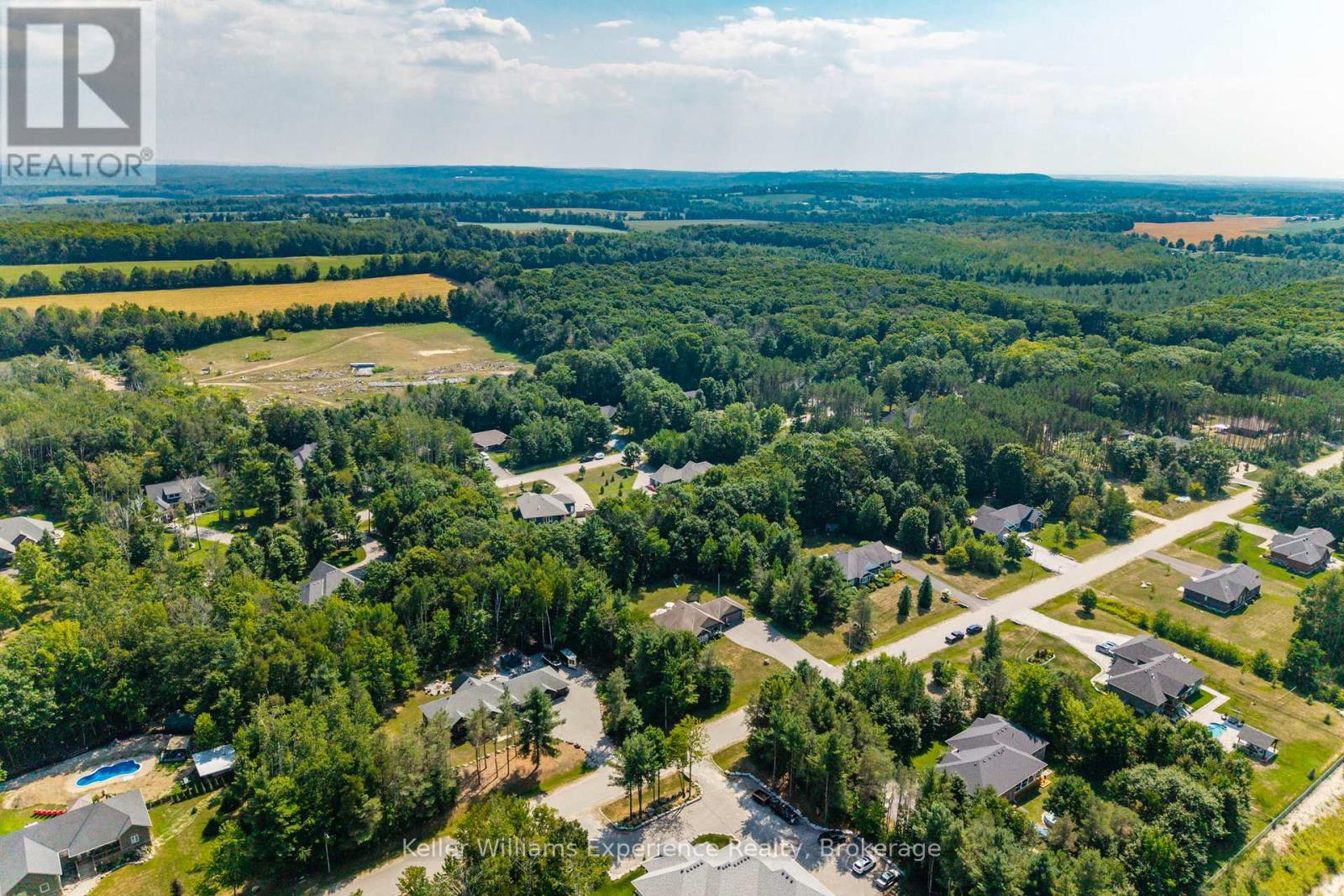 94 Windermere Circle, Tay, Ontario L4R 0C3 - Photo 3 - S12355026