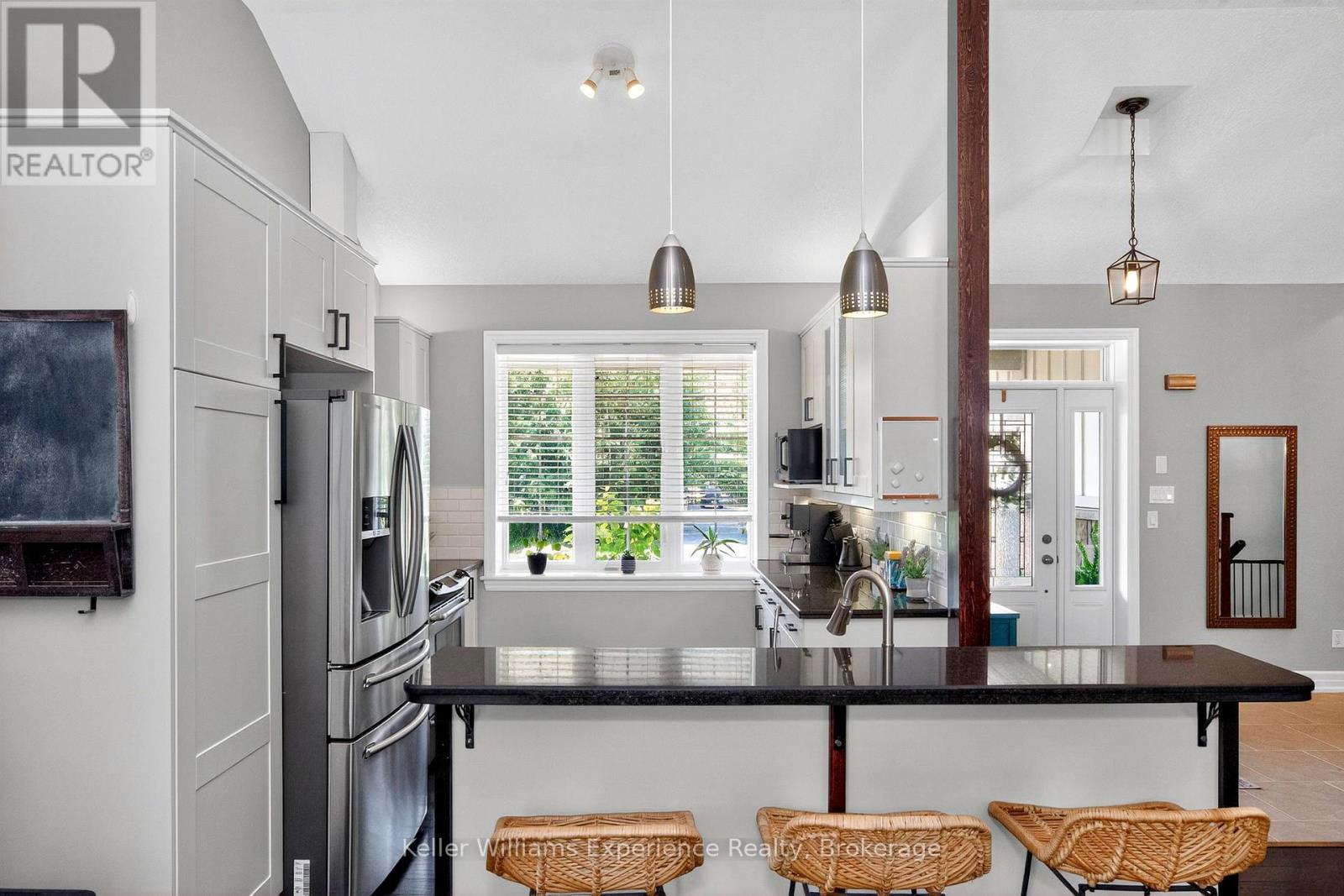 94 Windermere Circle, Tay, Ontario L4R 0C3 - Photo 5 - S12355026