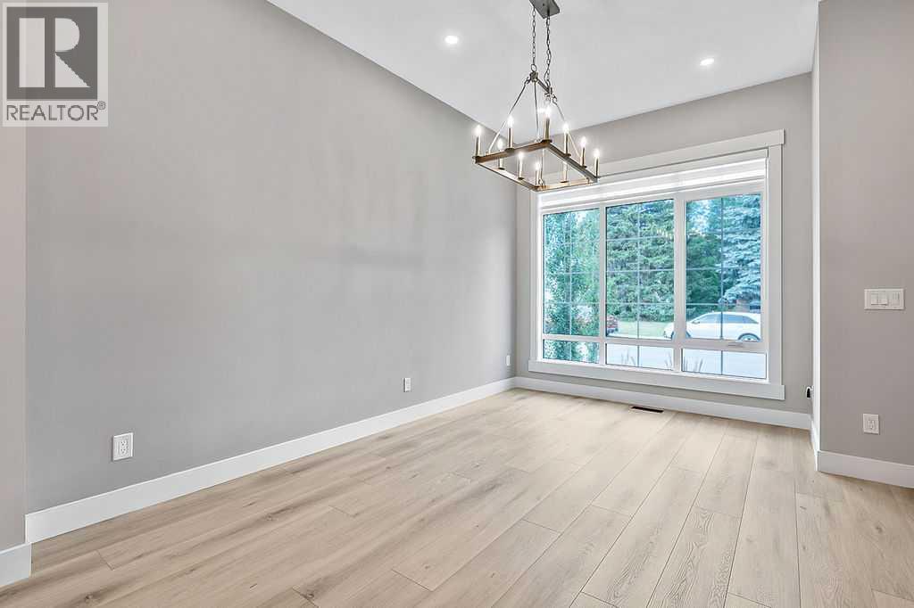 Property at 910 41 Street SW image 3