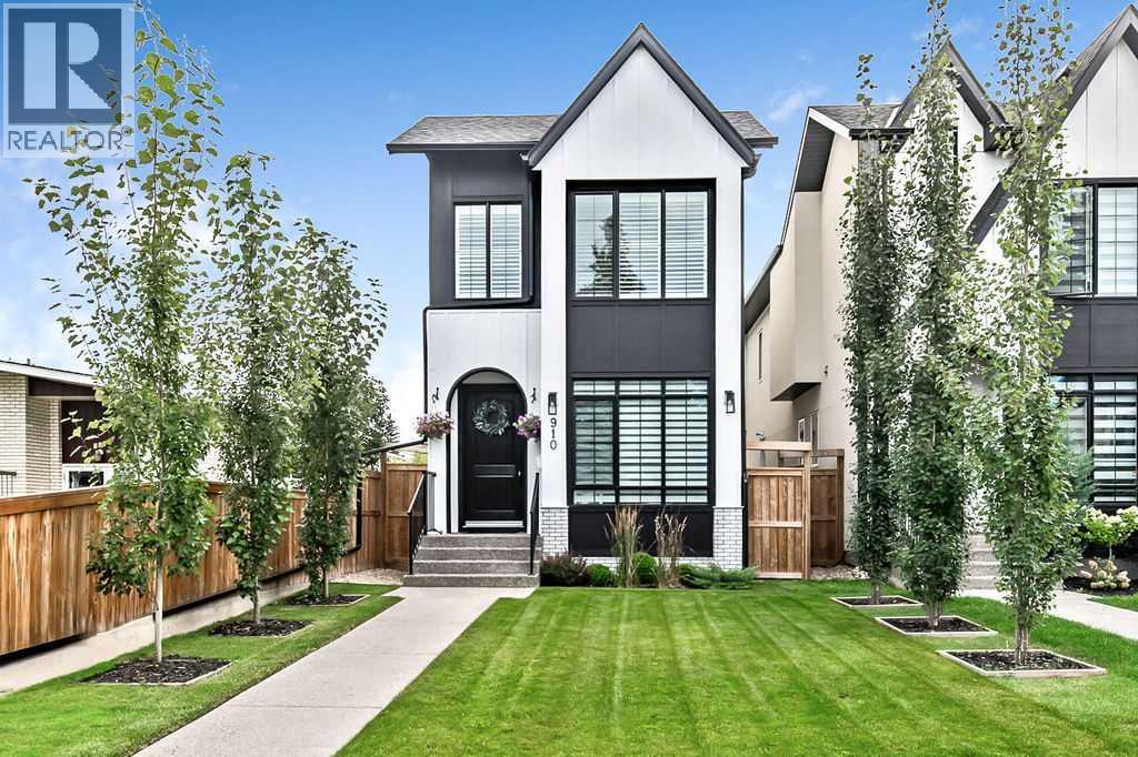 Property at 910 41 Street SW image 1