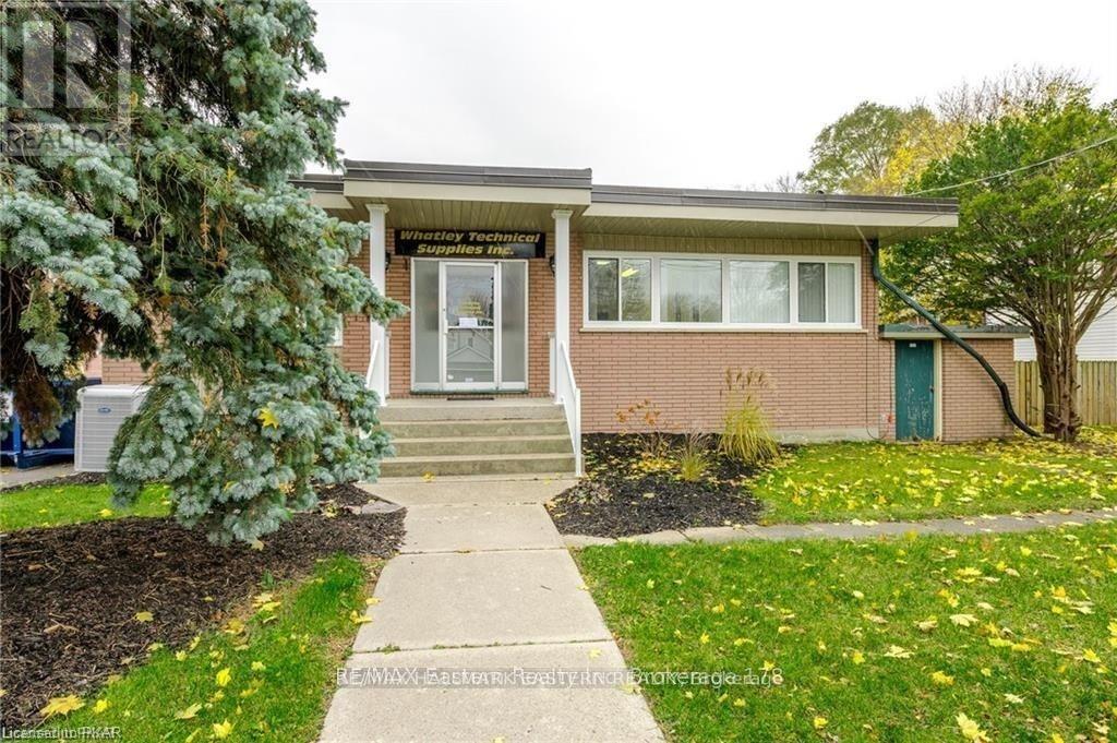 71 Princess Street, Peterborough, Ontario K9J 2A8 - Photo 4 - X12355006