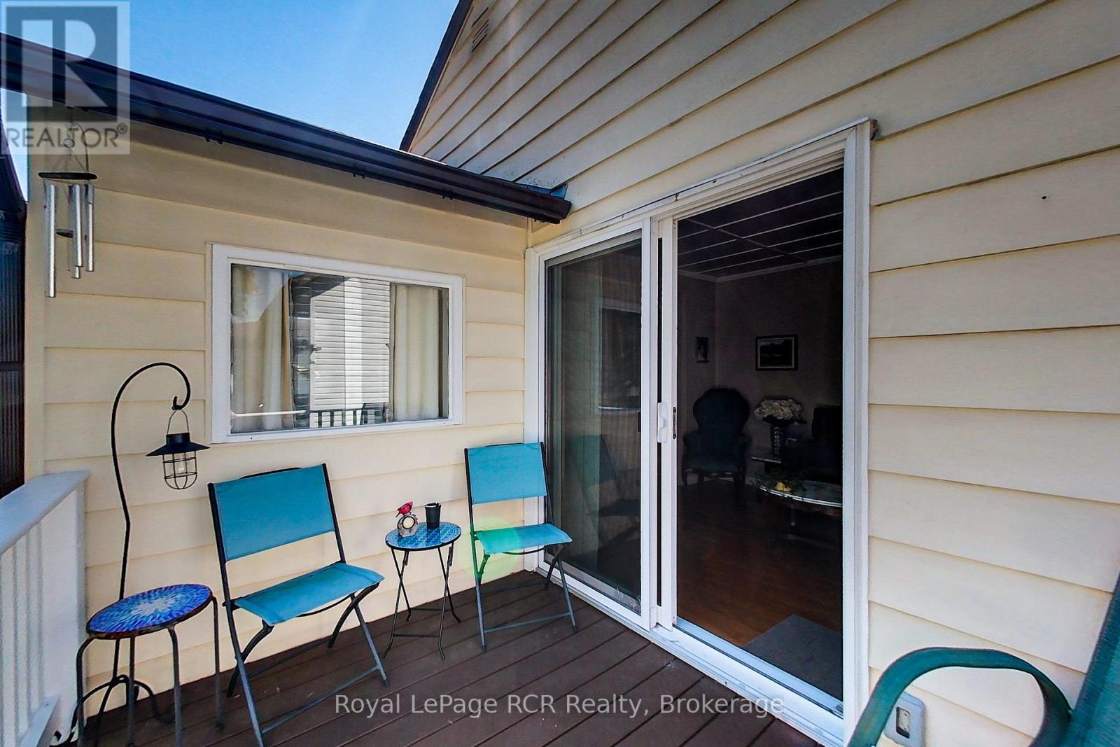 326 12th Avenue, Hanover, Ontario  N4N 2T2 - Photo 18 - X12354905