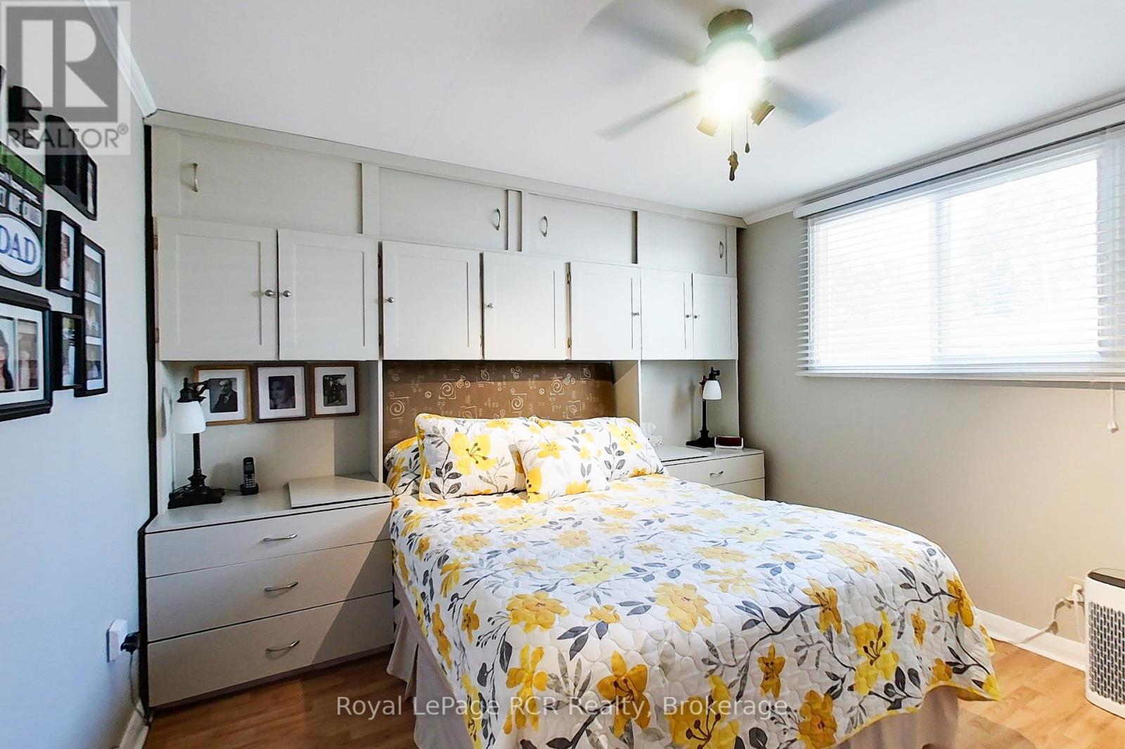 326 12th Avenue, Hanover, Ontario  N4N 2T2 - Photo 24 - X12354905