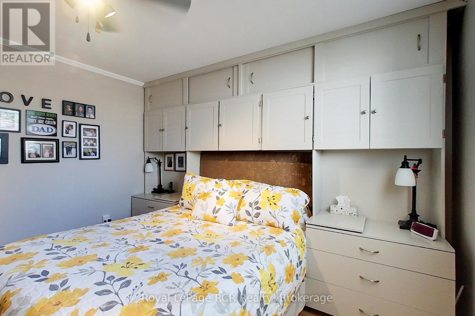 326 12th Avenue, Hanover, Ontario  N4N 2T2 - Photo 25 - X12354905