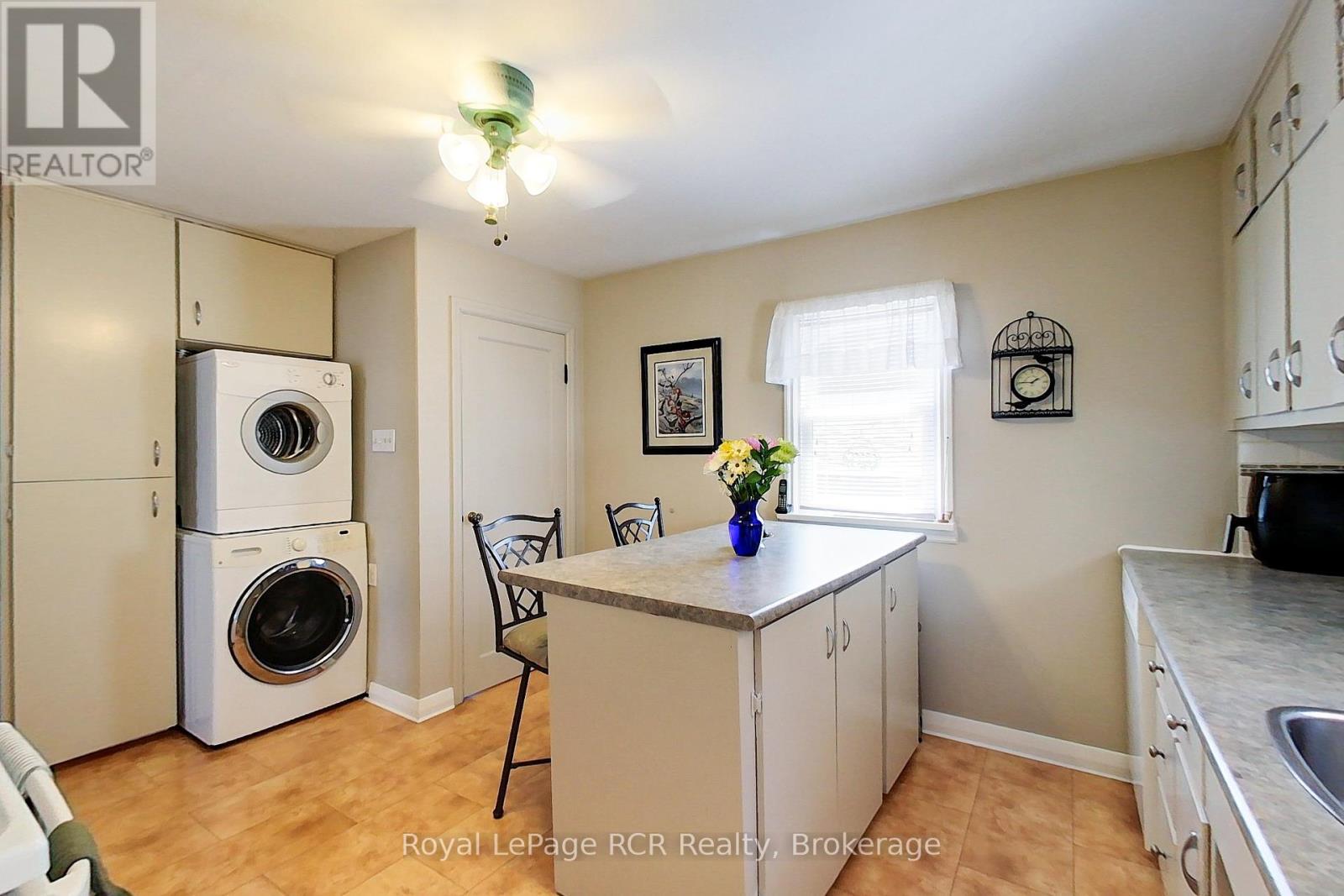 326 12th Avenue, Hanover, Ontario  N4N 2T2 - Photo 32 - X12354905