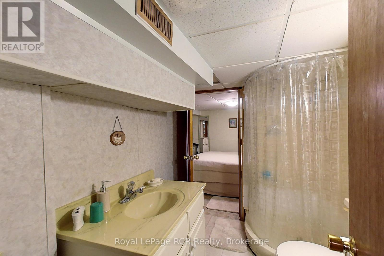 326 12th Avenue, Hanover, Ontario  N4N 2T2 - Photo 42 - X12354905