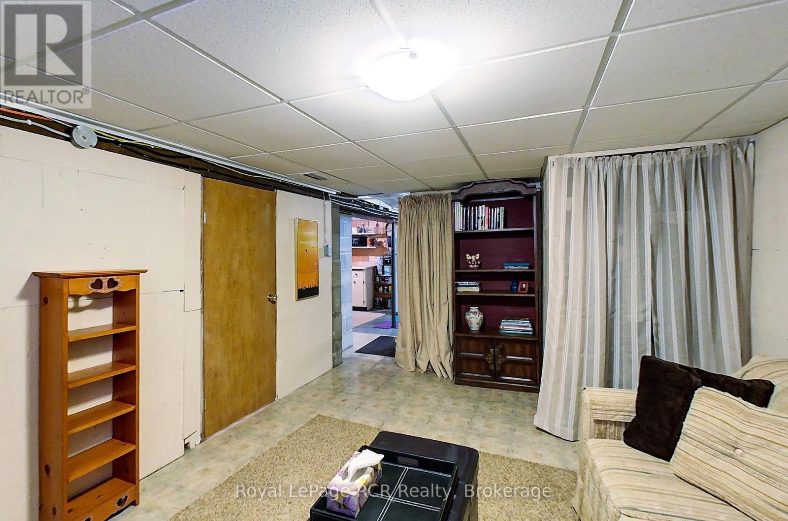 326 12th Avenue, Hanover, Ontario  N4N 2T2 - Photo 47 - X12354905