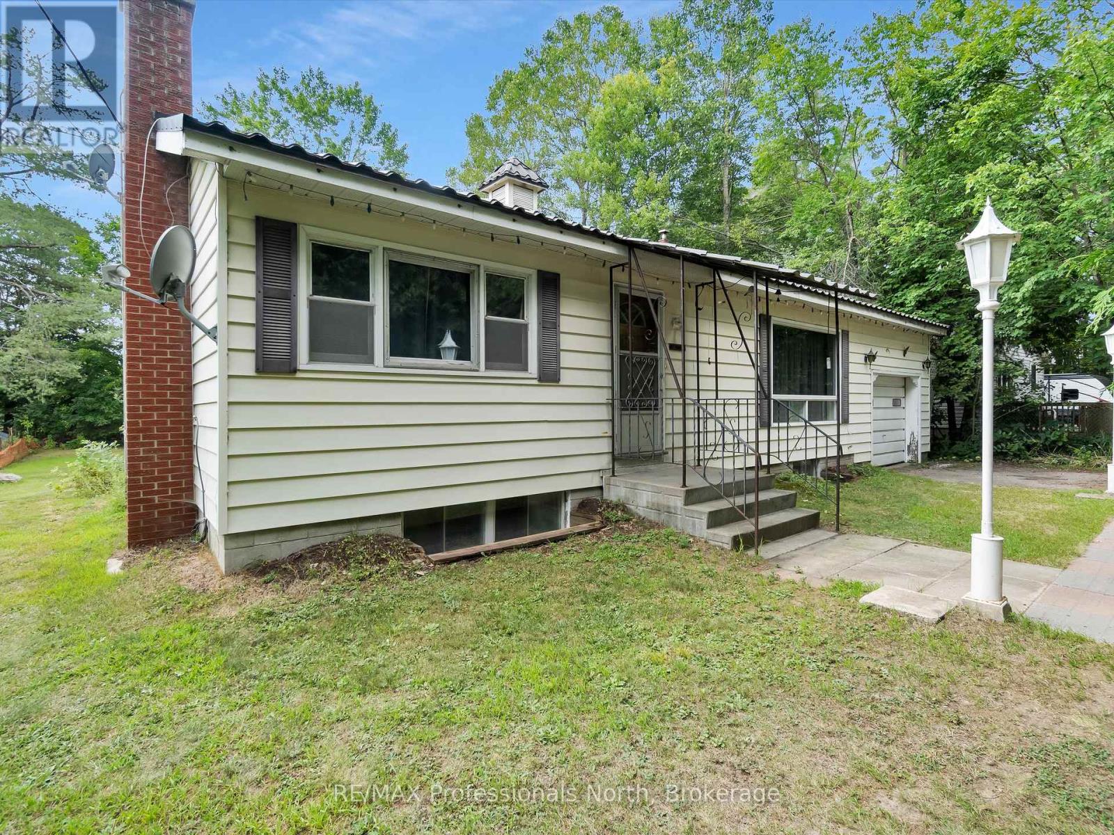 1716 Gravenhurst Parkway, Gravenhurst, Ontario  P1P 1R3 - Photo 36 - X12355030