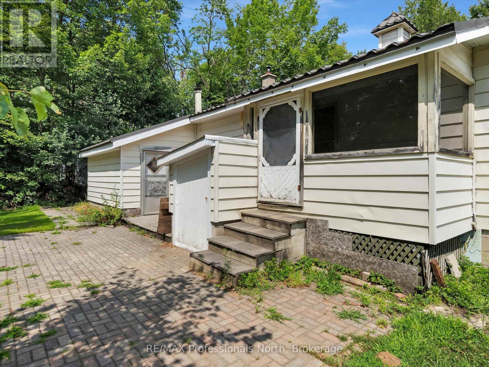 1716 Gravenhurst Parkway, Gravenhurst, Ontario  P1P 1R3 - Photo 38 - X12355030