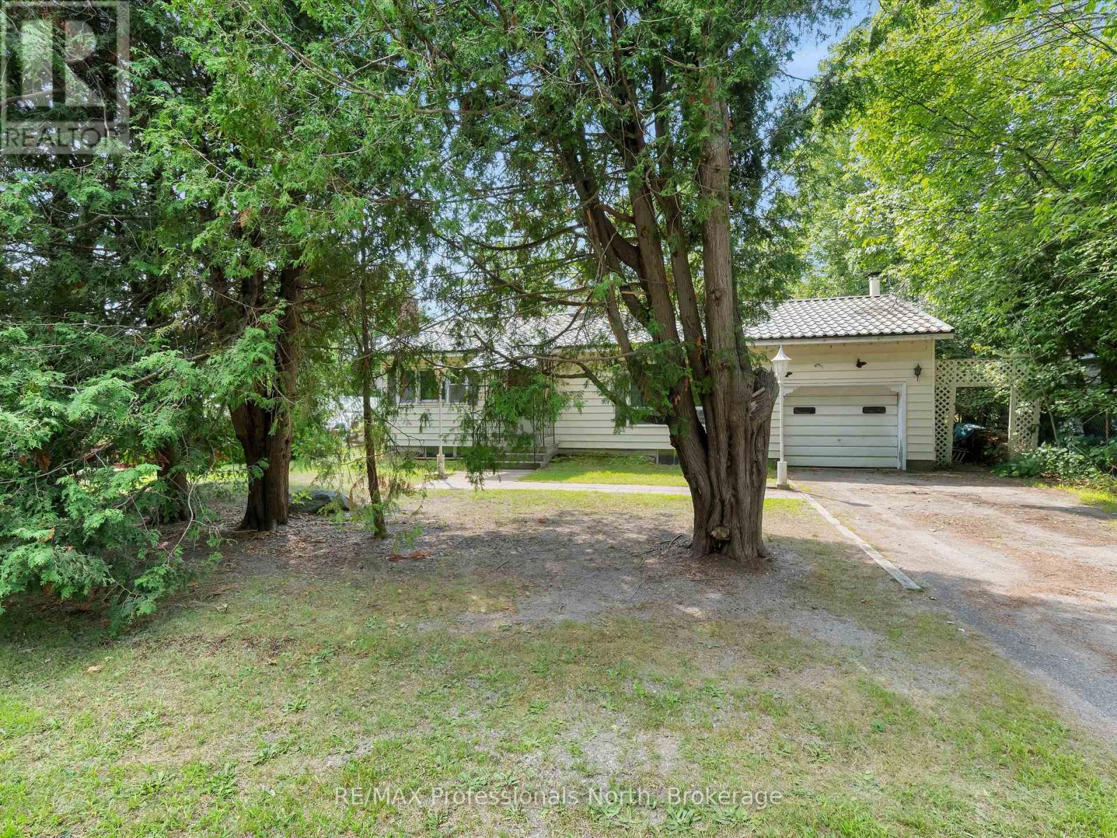 1716 Gravenhurst Parkway, Gravenhurst, Ontario  P1P 1R3 - Photo 5 - X12355030