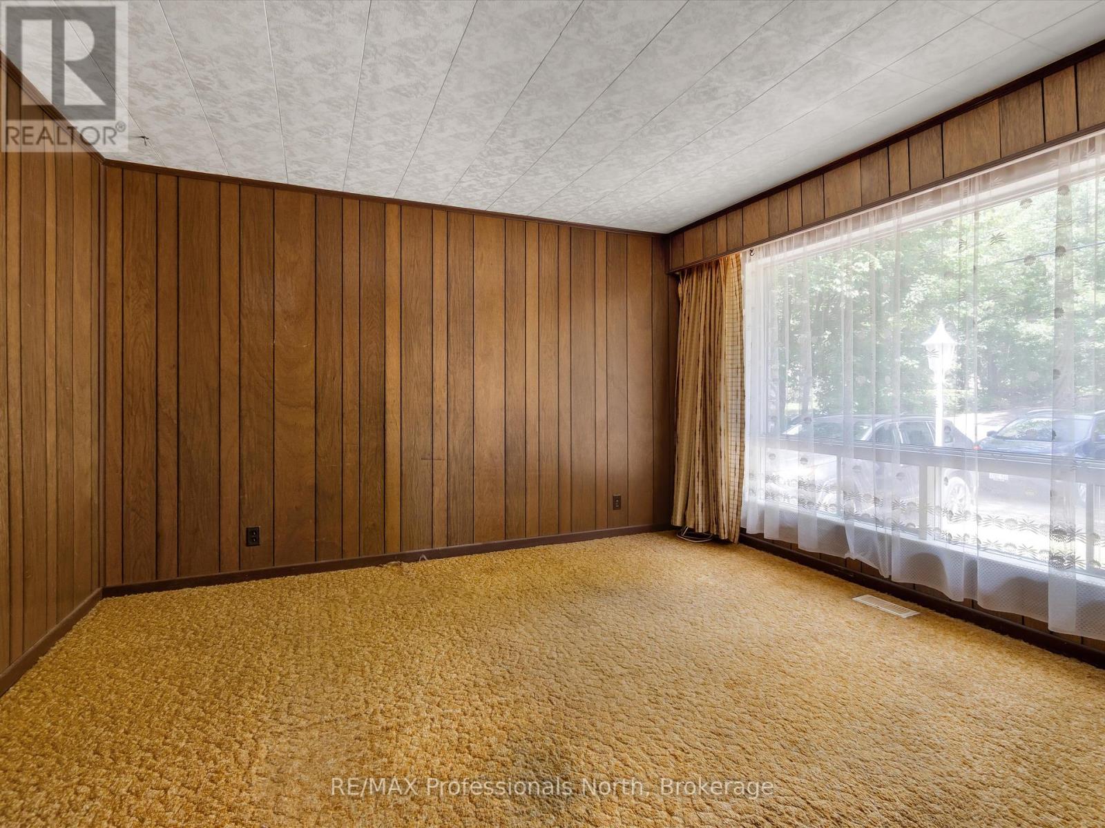 1716 Gravenhurst Parkway, Gravenhurst, Ontario  P1P 1R3 - Photo 6 - X12355030