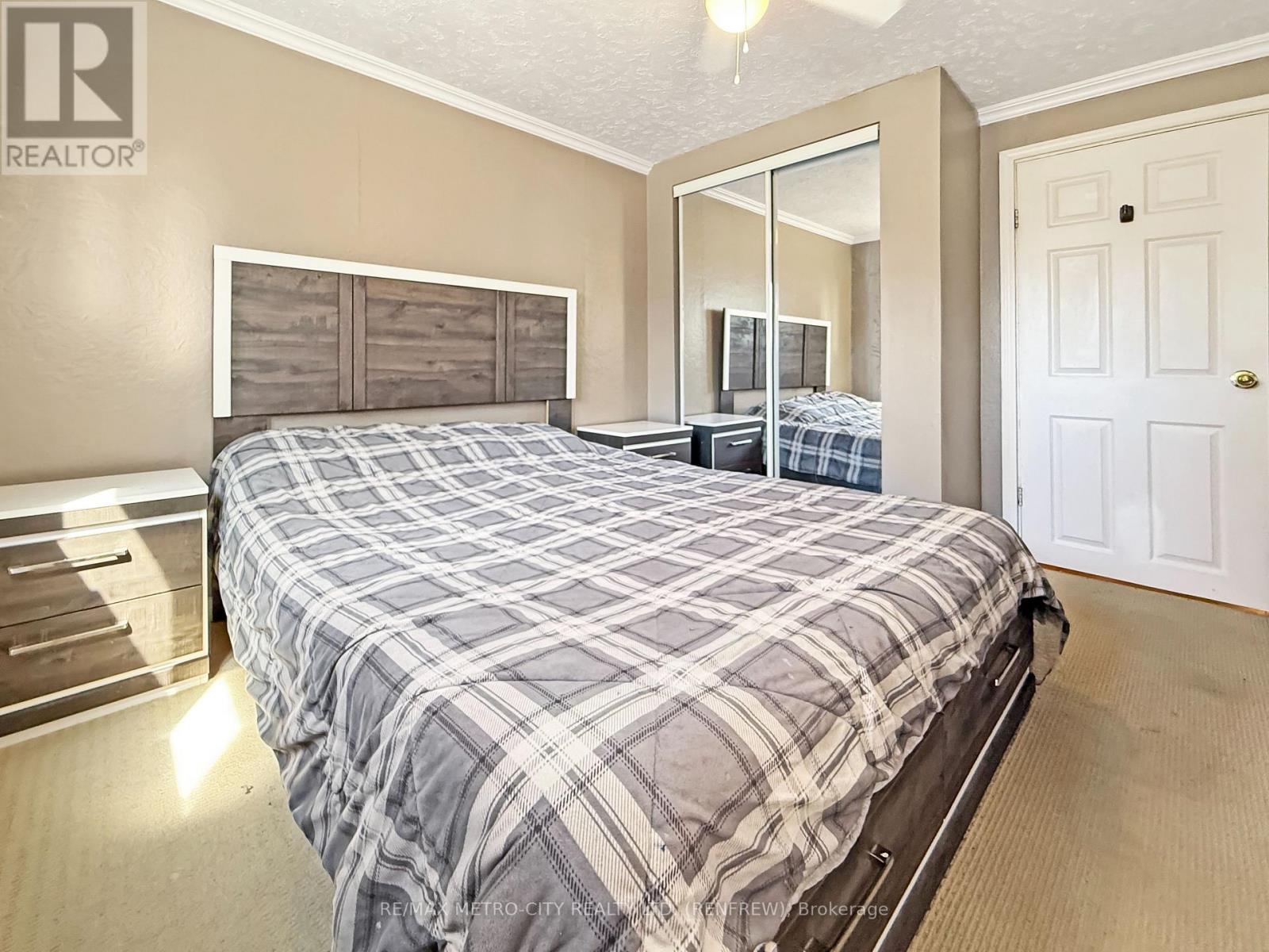 778 Seventh Street, Renfrew, Ontario  K7V 1B7 - Photo 14 - X12354908