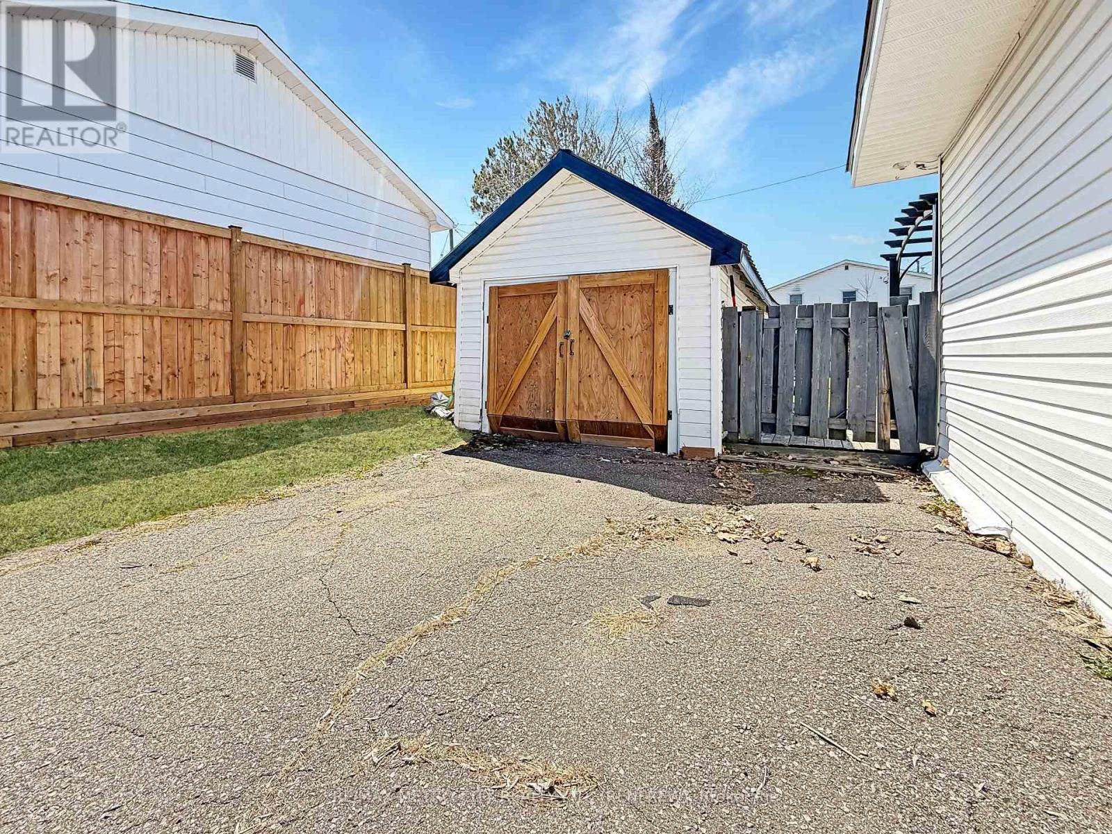 778 Seventh Street, Renfrew, Ontario  K7V 1B7 - Photo 18 - X12354908
