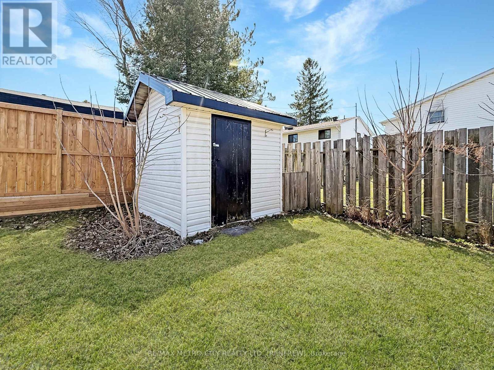 778 Seventh Street, Renfrew, Ontario  K7V 1B7 - Photo 20 - X12354908