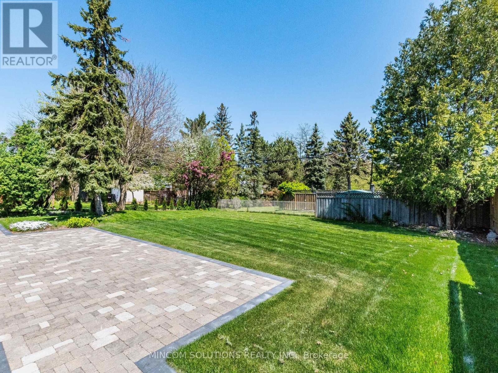 37 Suburban Drive, Mississauga, Ontario  L5N 1G8 - Photo 39 - W12354890