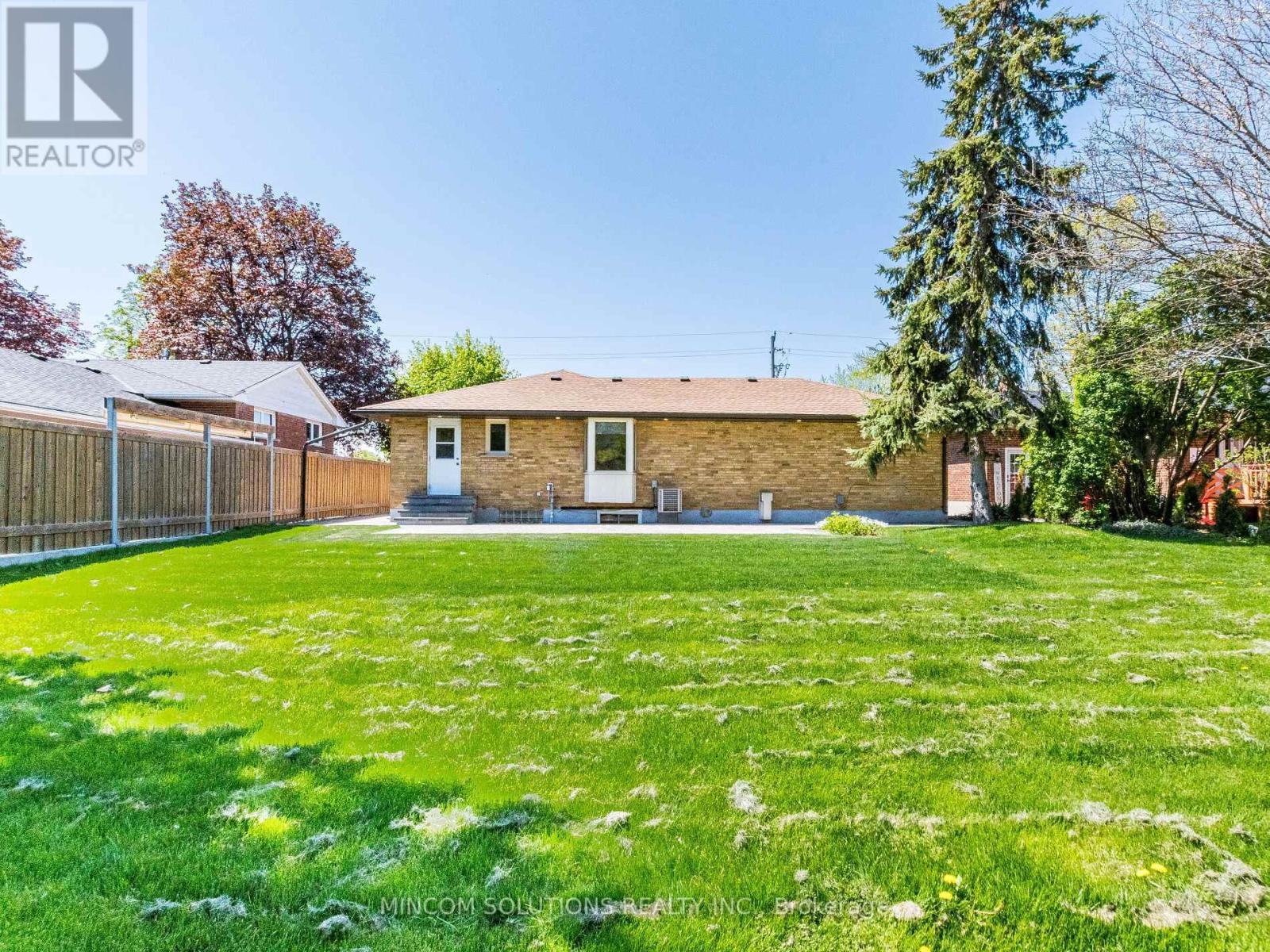 37 Suburban Drive, Mississauga, Ontario  L5N 1G8 - Photo 40 - W12354890