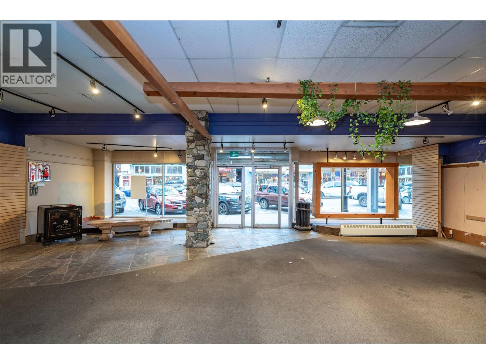 639 Baker Street, Nelson, British Columbia  V1L 4J3 - Photo 12 - 10330668