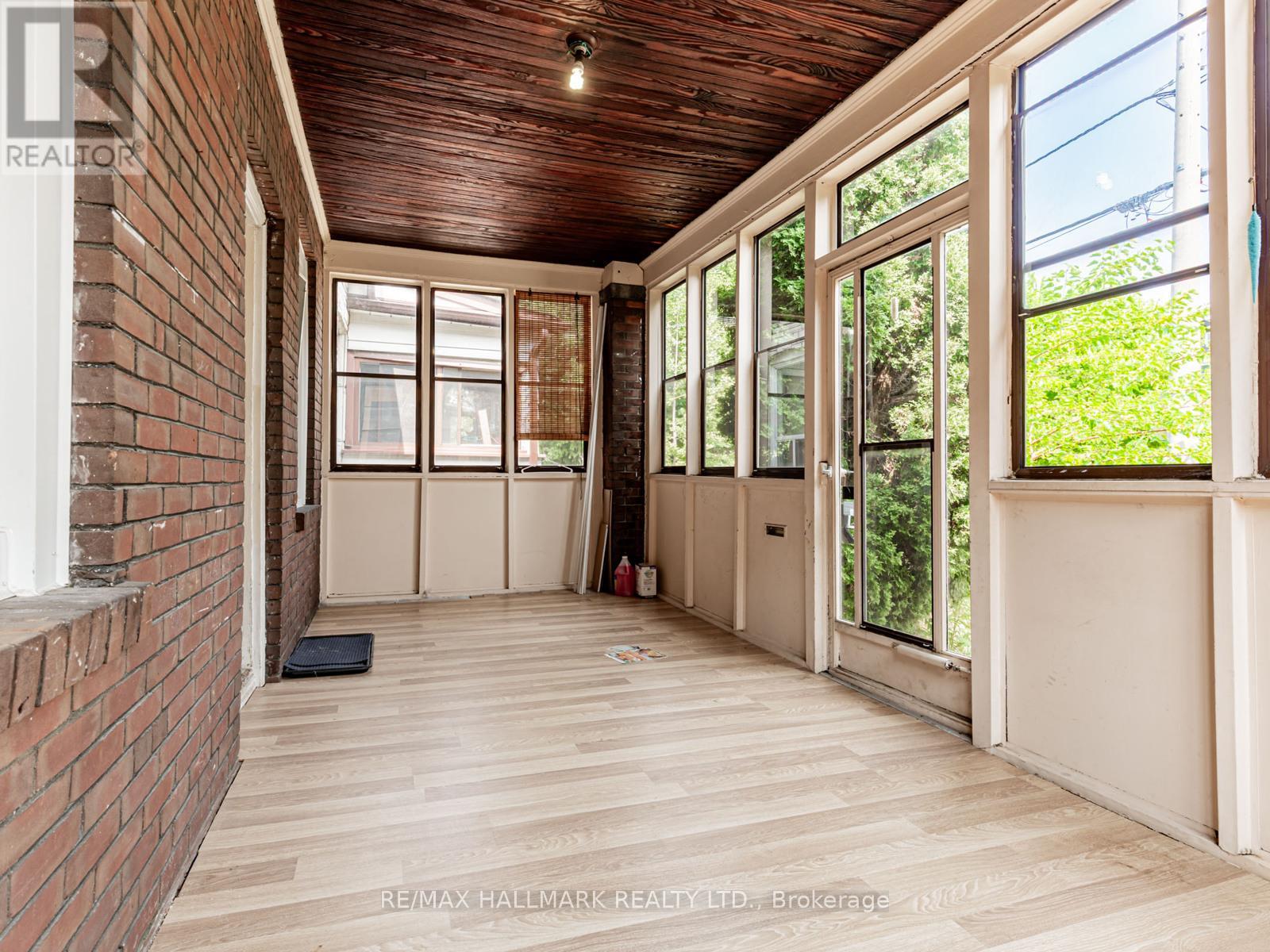 Property at 244 KING EDWARD AVENUE image 2