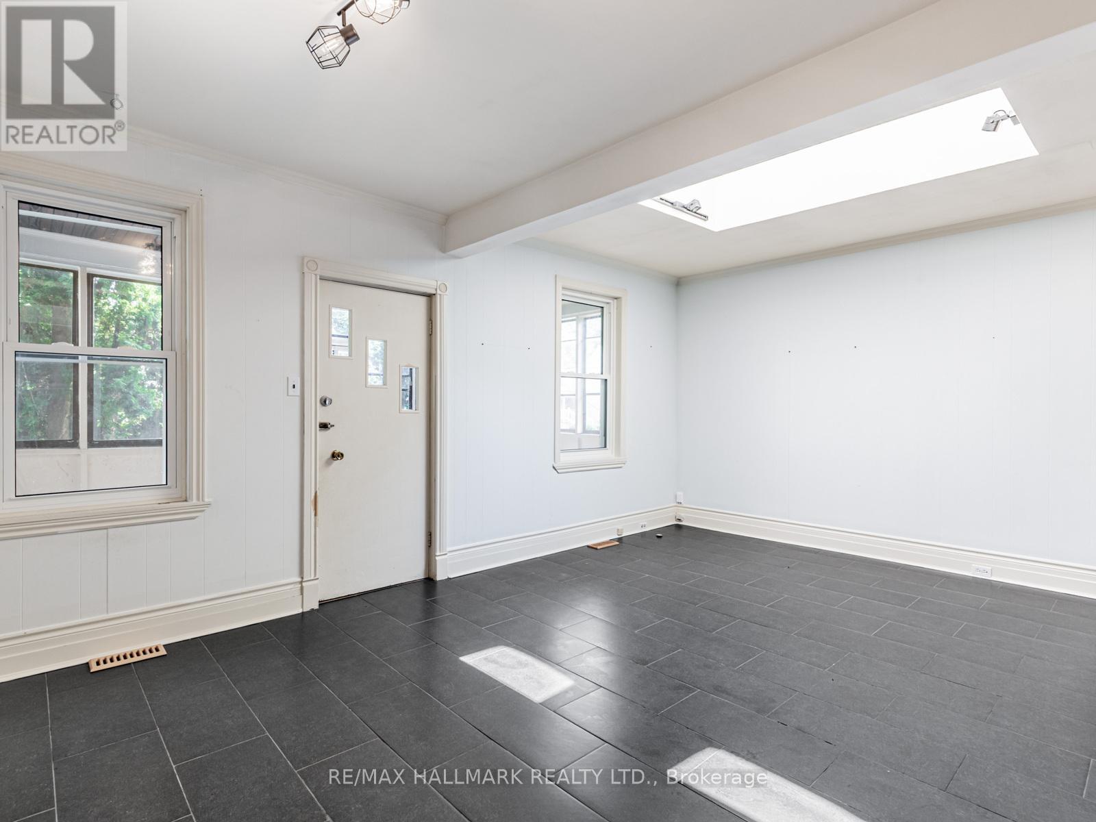 Property at 244 KING EDWARD AVENUE image 3
