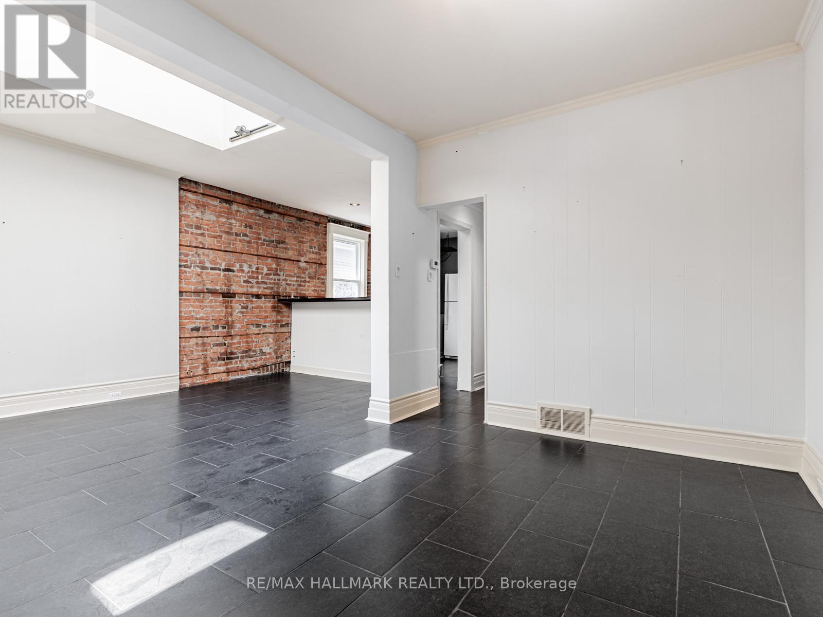 Property at 244 KING EDWARD AVENUE image 5