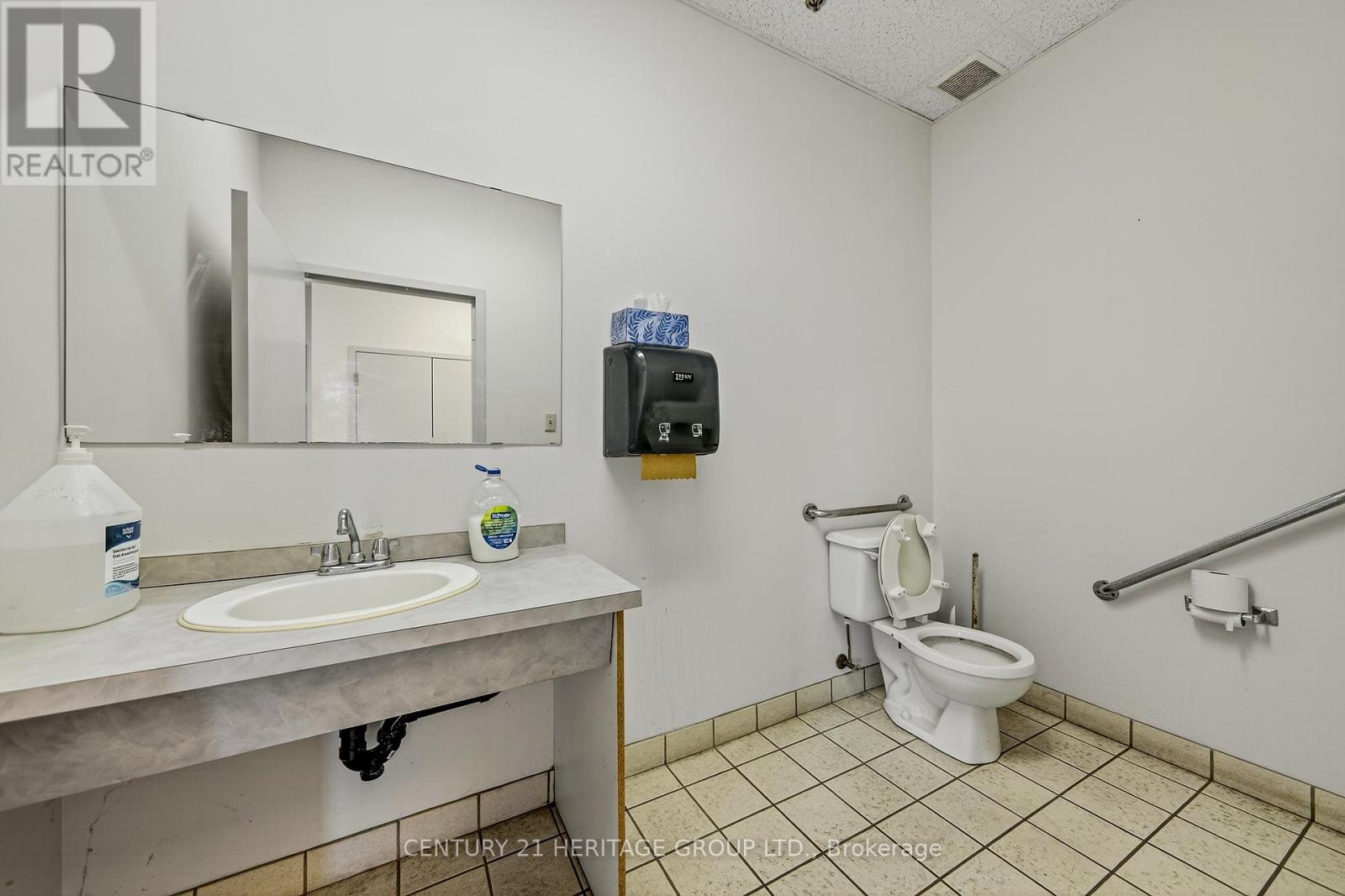 Unit #2 - 1190 Ringwell Drive, Newmarket, Ontario  L3Y 8V9 - Photo 11 - N12354966