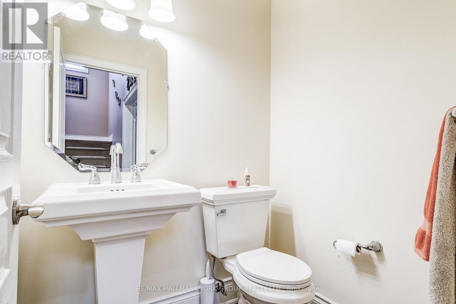 17 Duncton Wood Crescent, Aurora, Ontario  L4G 7T4 - Photo 18 - N12354975