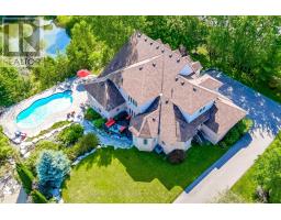 17 DUNCTON WOOD CRESCENT, Aurora, Ontario