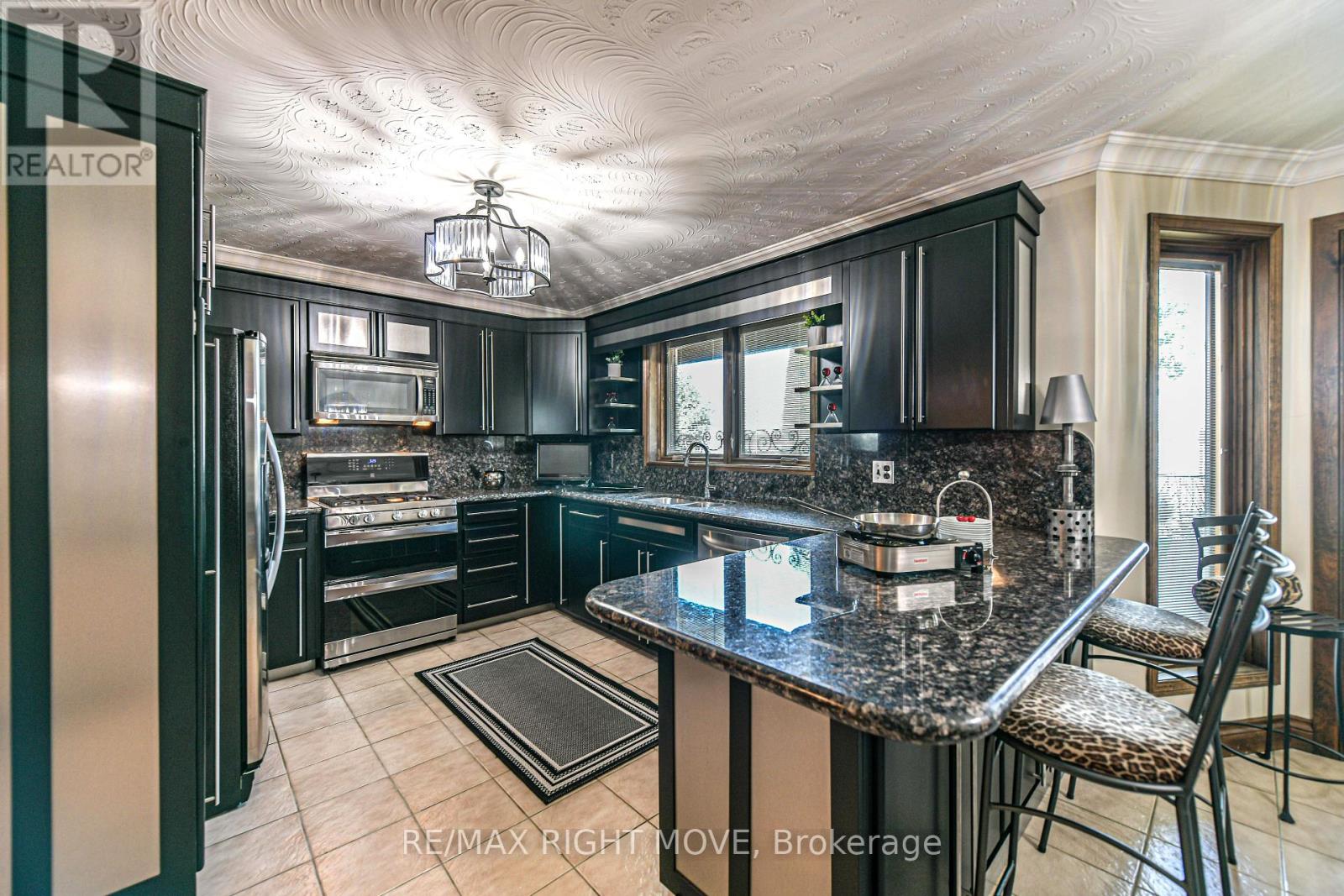 759 Broadview Avenue, Orillia, Ontario  L3V 6P1 - Photo 12 - S12354920