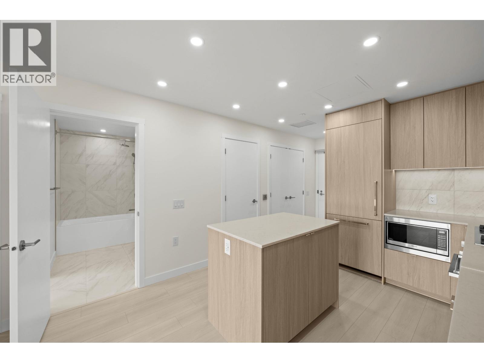 906 626 Claremont Street, Coquitlam, British Columbia  V3J 3T4 - Photo 10 - R3038899
