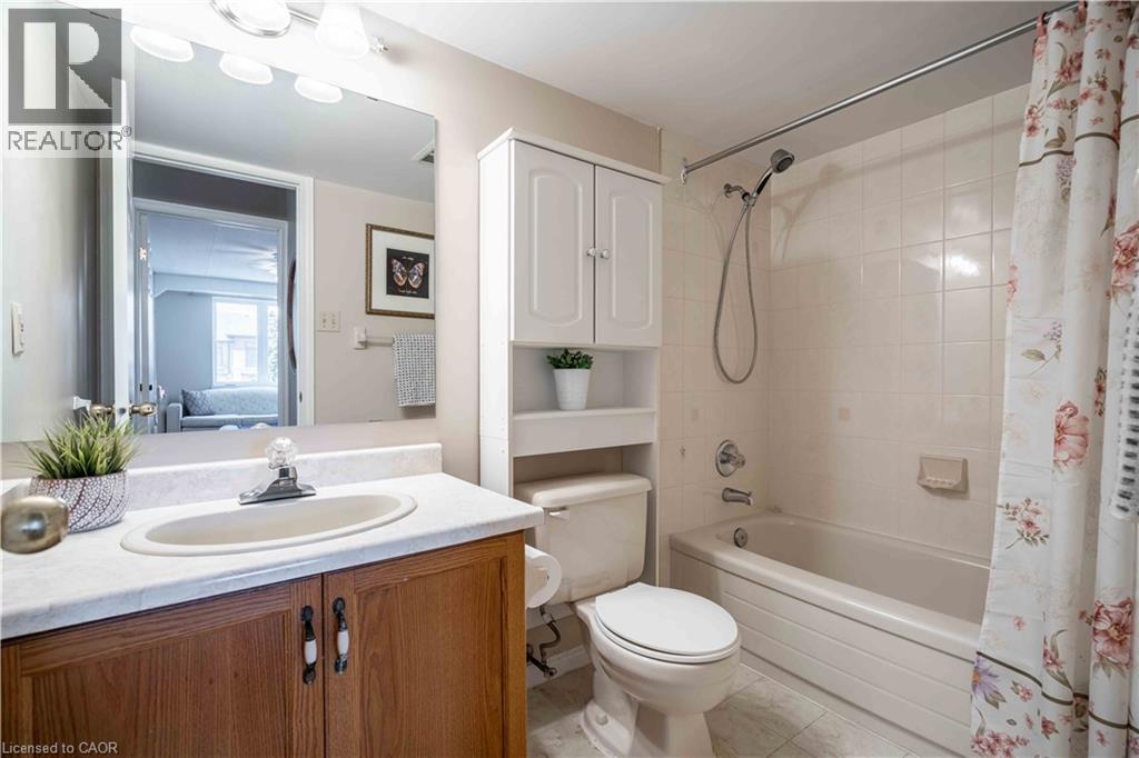 416 Limeridge Road E Unit# 216, Hamilton, Ontario  L9A 2S7 - Photo 27 - 40745457