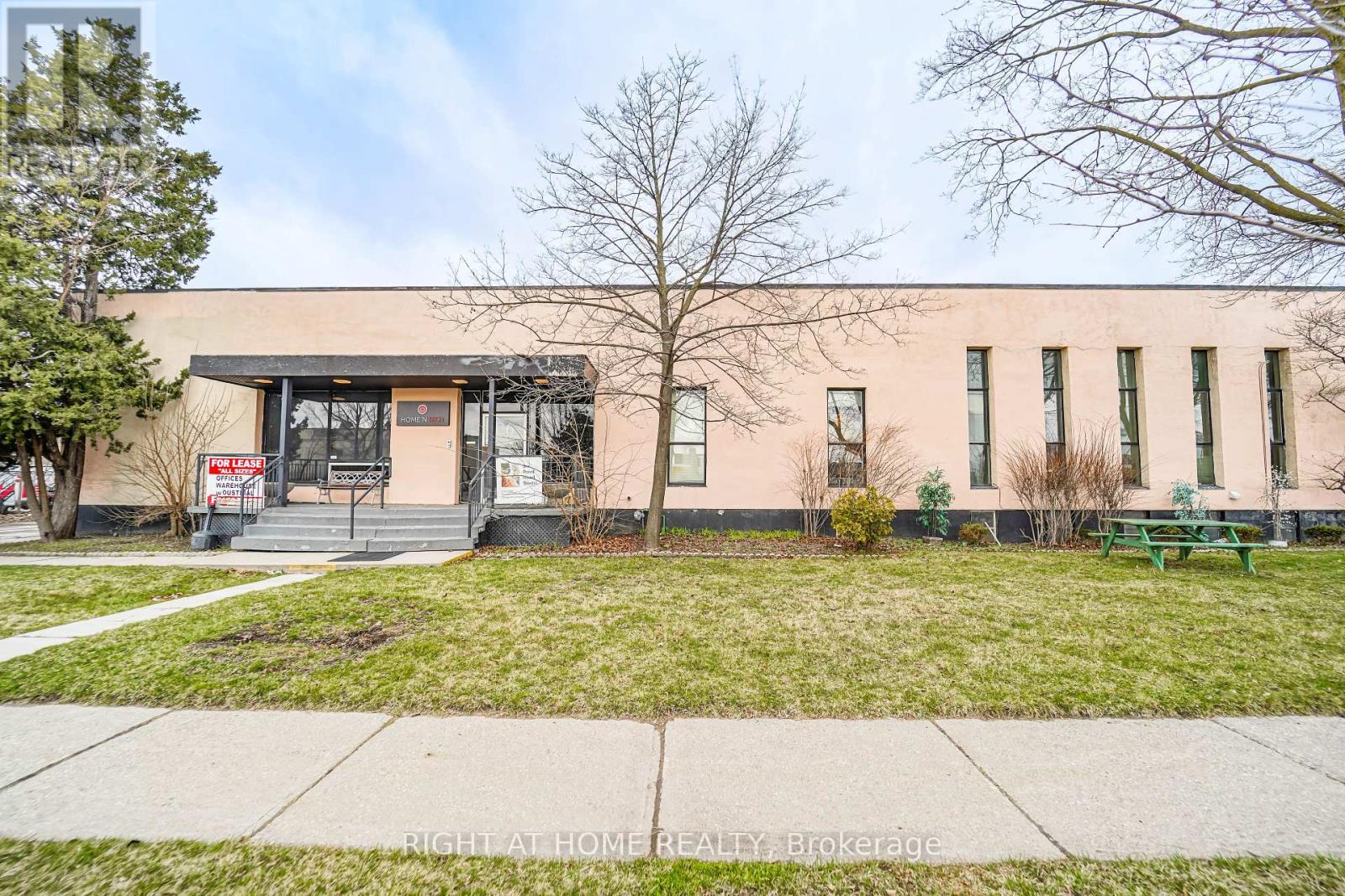 Unit #25 - 26-30 Six Point Road, Toronto, Ontario  M8Z 2W9 - Photo 3 - W12354918