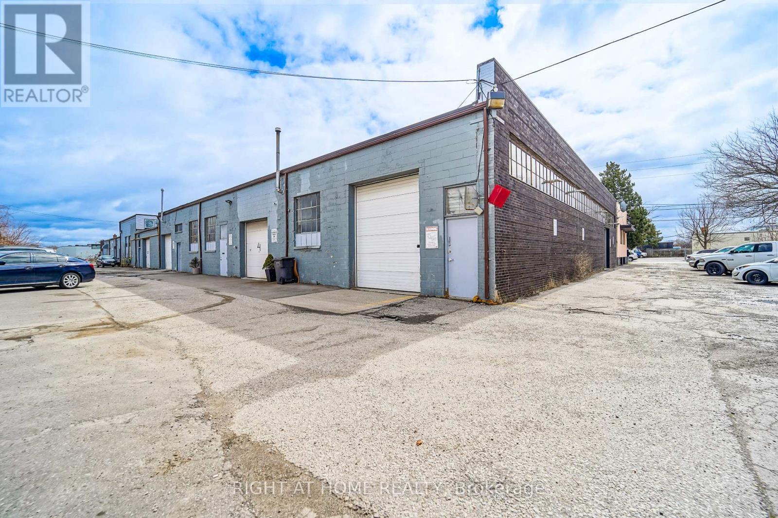 Unit #25 - 26-30 Six Point Road, Toronto, Ontario  M8Z 2W9 - Photo 4 - W12354918