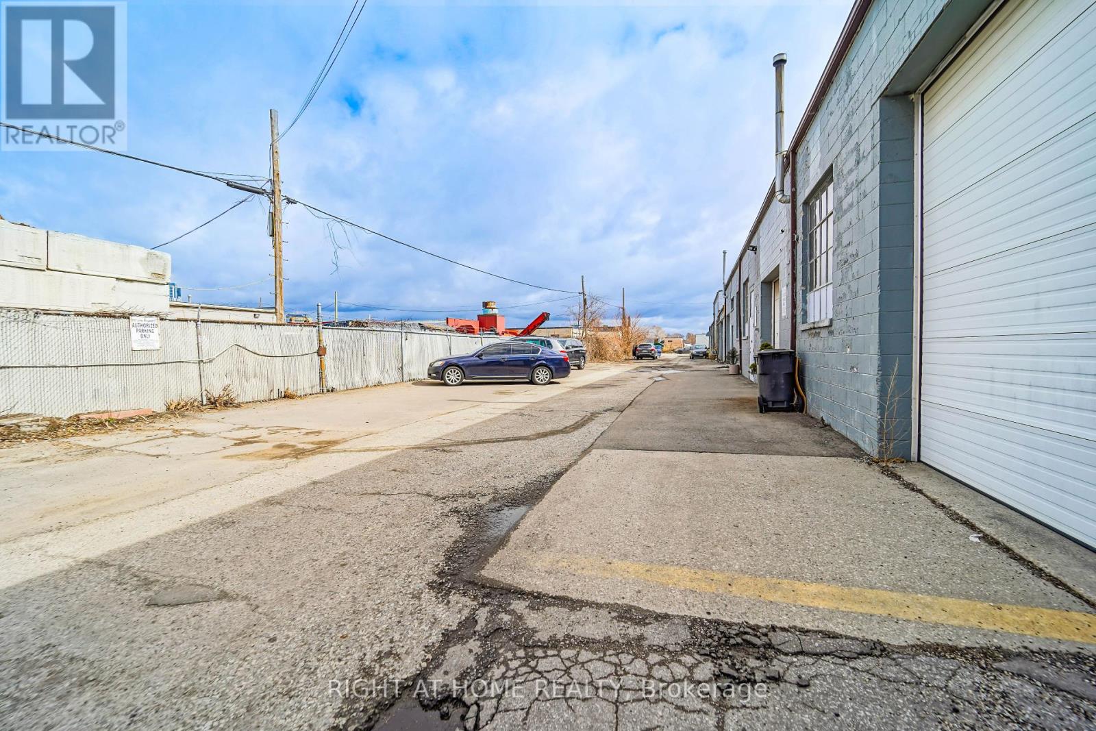 Unit #25 - 26-30 Six Point Road, Toronto, Ontario  M8Z 2W9 - Photo 5 - W12354918