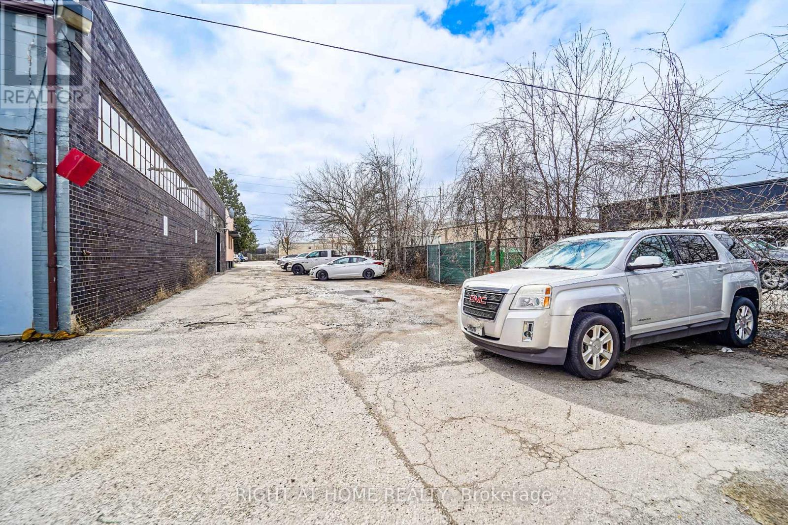 Unit #25 - 26-30 Six Point Road, Toronto, Ontario  M8Z 2W9 - Photo 6 - W12354918