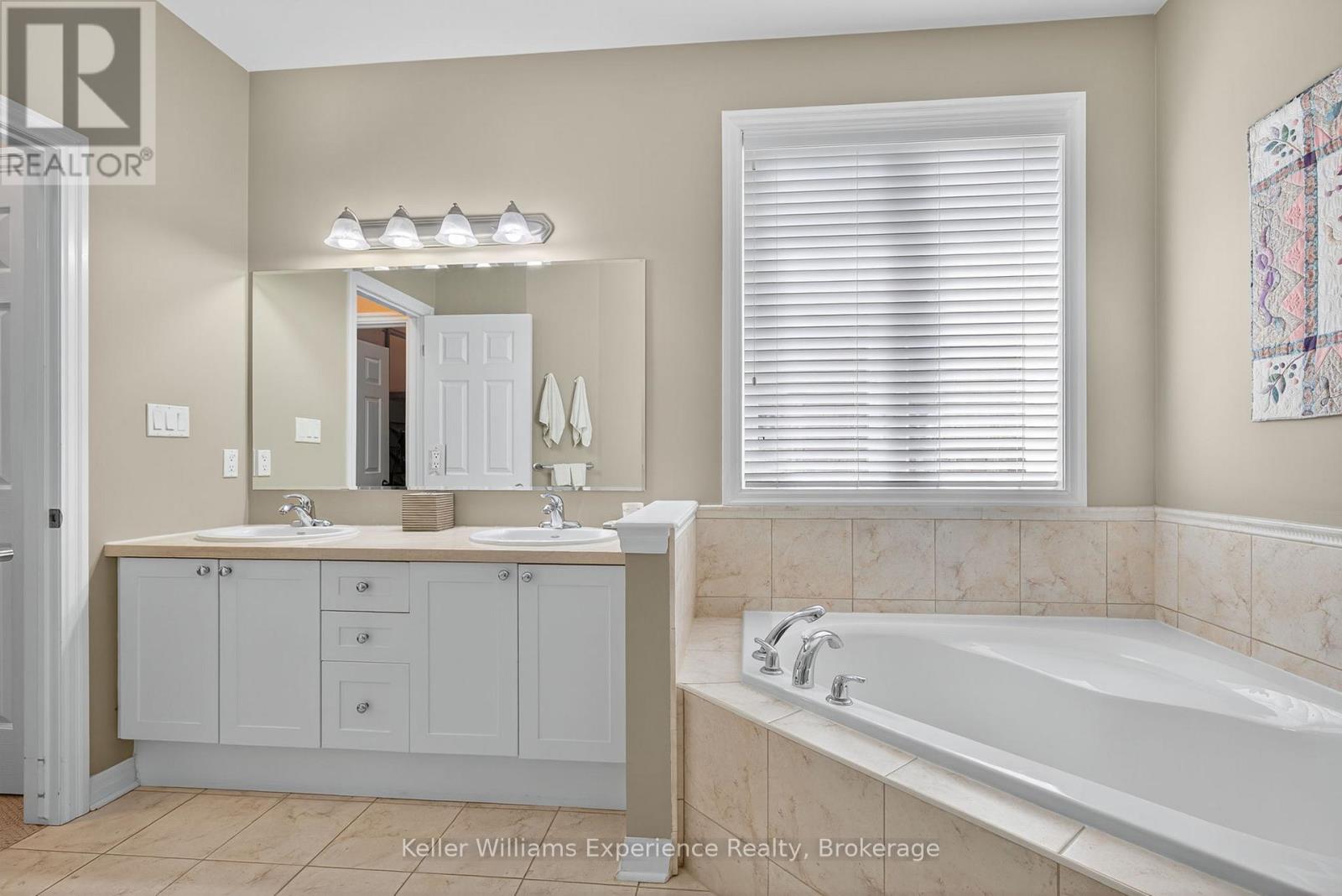 40 Windsong Crescent, Bracebridge, Ontario  P1L 0A3 - Photo 22 - X12355054