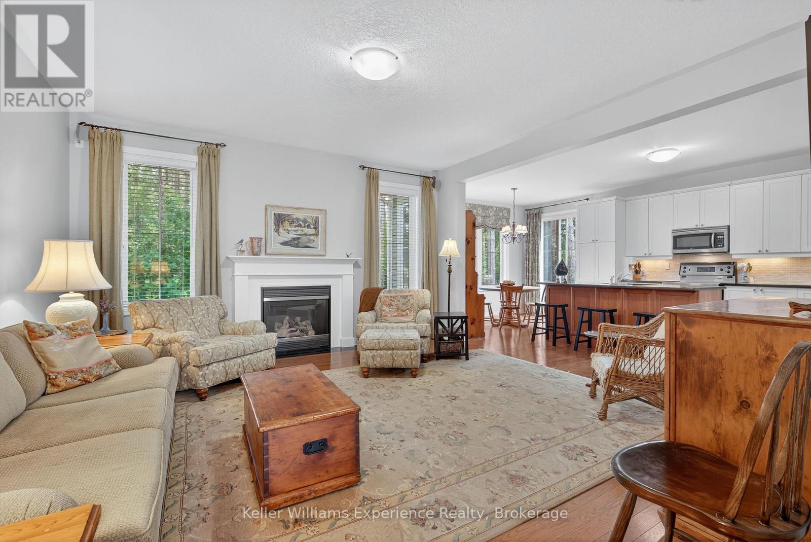 40 Windsong Crescent, Bracebridge, Ontario  P1L 0A3 - Photo 3 - X12355054