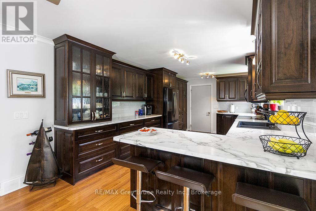 699 20th Street W, Owen Sound, Ontario  N4K 4E1 - Photo 25 - X12355059