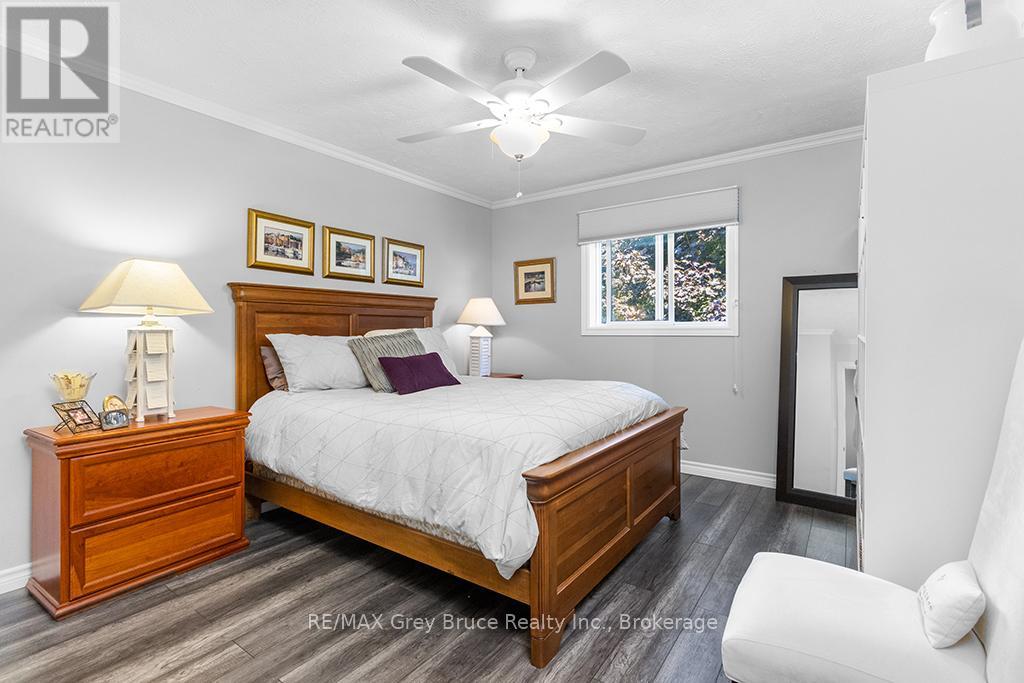 699 20th Street W, Owen Sound, Ontario  N4K 4E1 - Photo 36 - X12355059