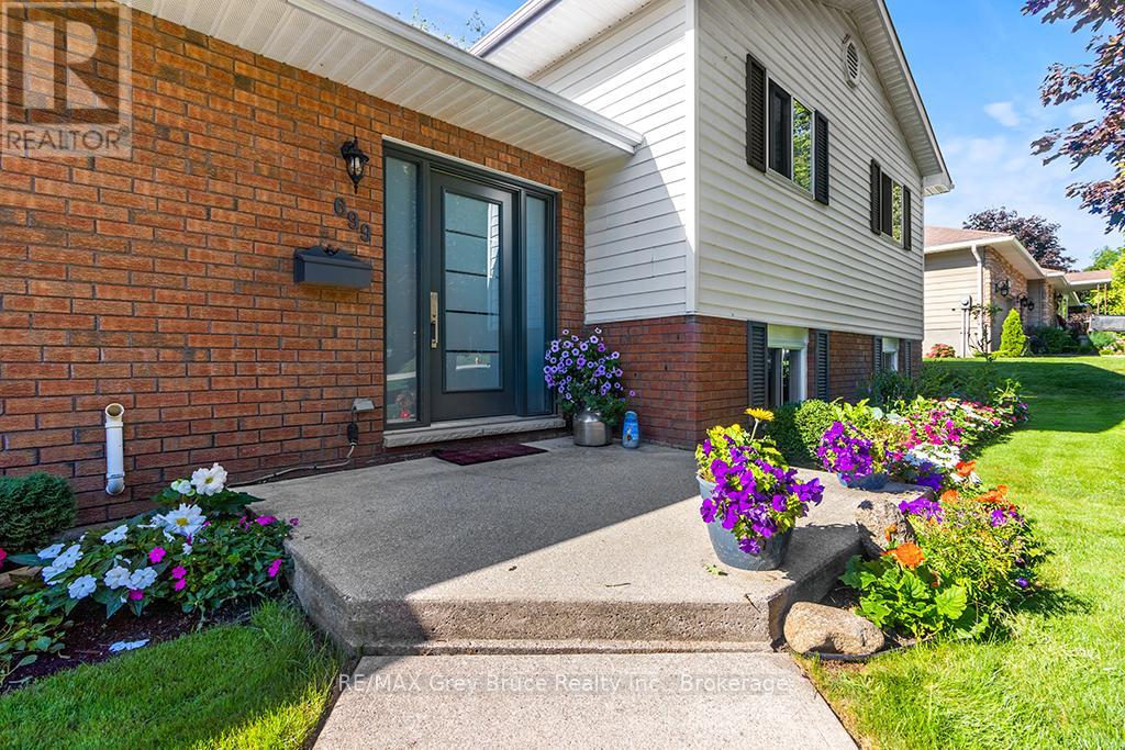 699 20th Street W, Owen Sound, Ontario  N4K 4E1 - Photo 7 - X12355059
