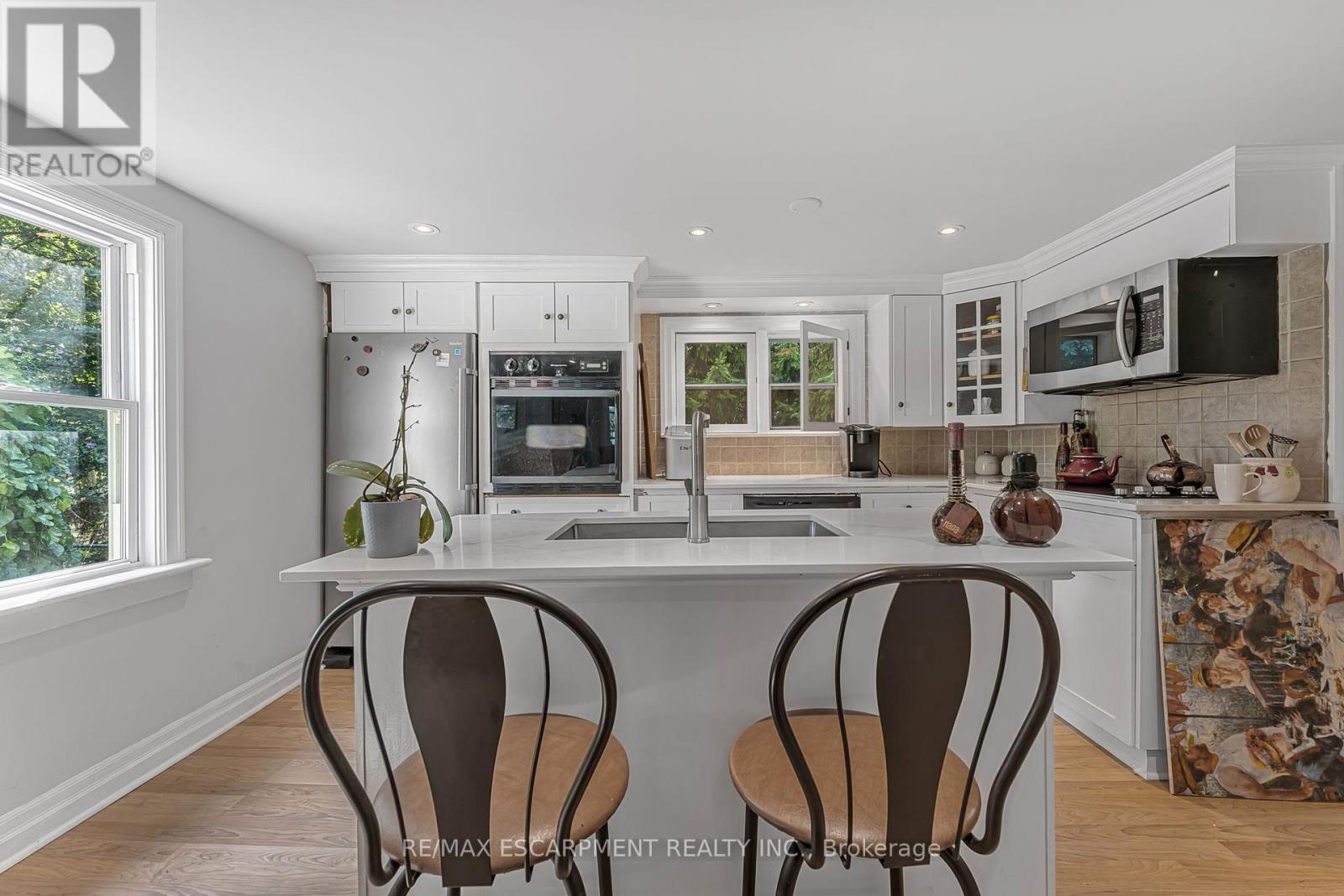 323 Regional 20 Road, Pelham, Ontario  L0S 1C0 - Photo 16 - X12354950