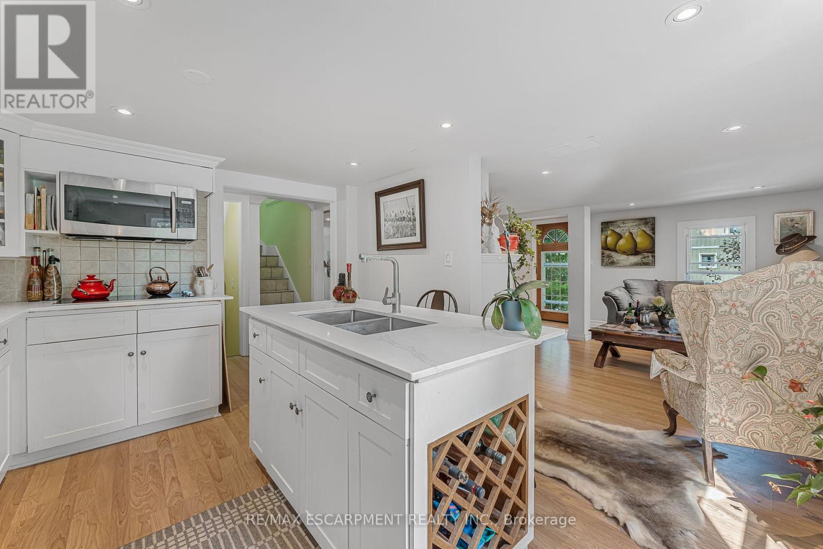 323 Regional 20 Road, Pelham, Ontario  L0S 1C0 - Photo 17 - X12354950