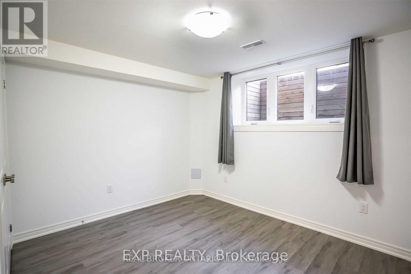 141 Summersides Boulevard, Pelham, Ontario  L3B 5N5 - Photo 20 - X12354994