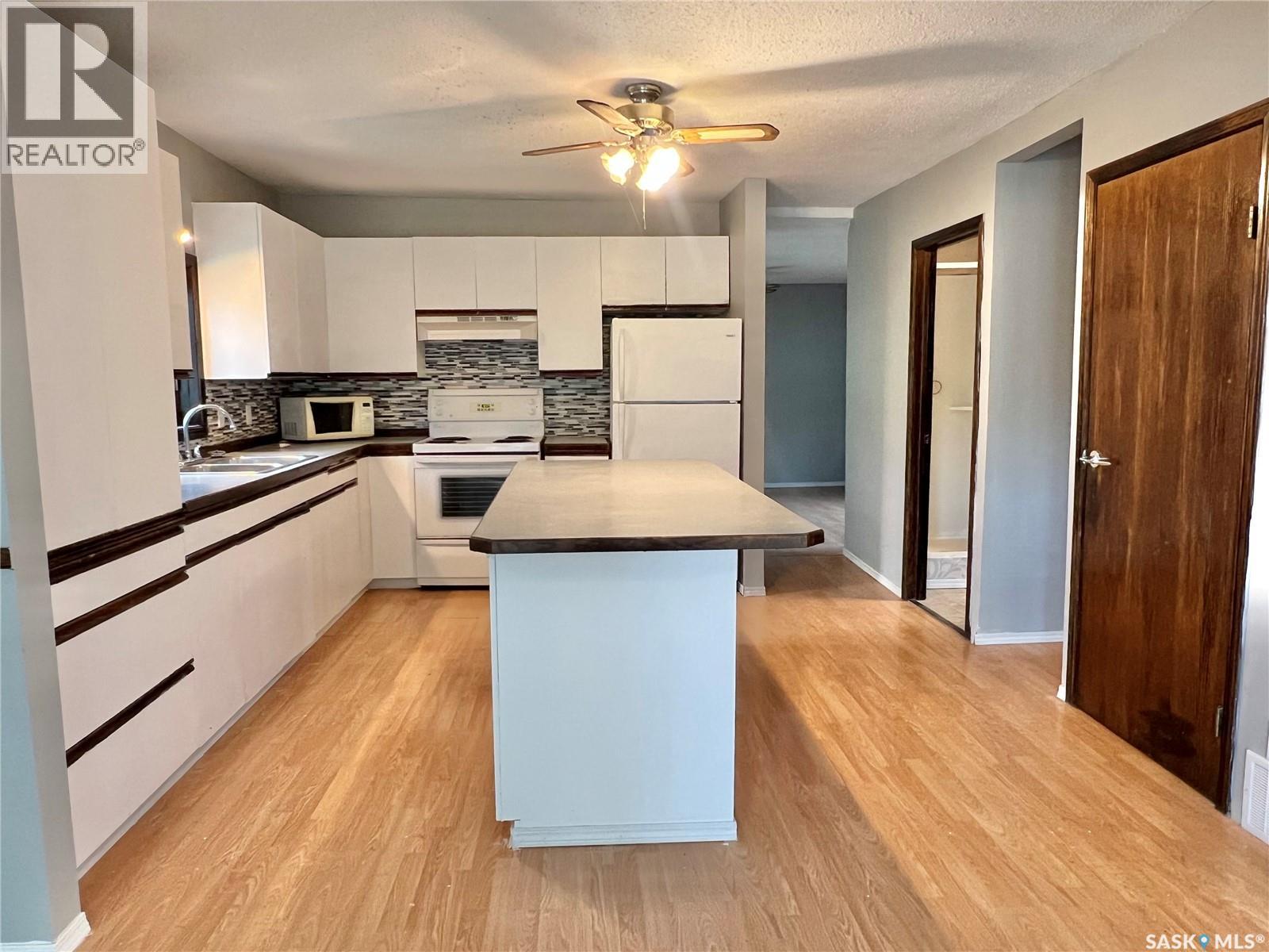 211 2nd Avenue S, Melfort, Saskatchewan  S0E 1A0 - Photo 9 - SK016142