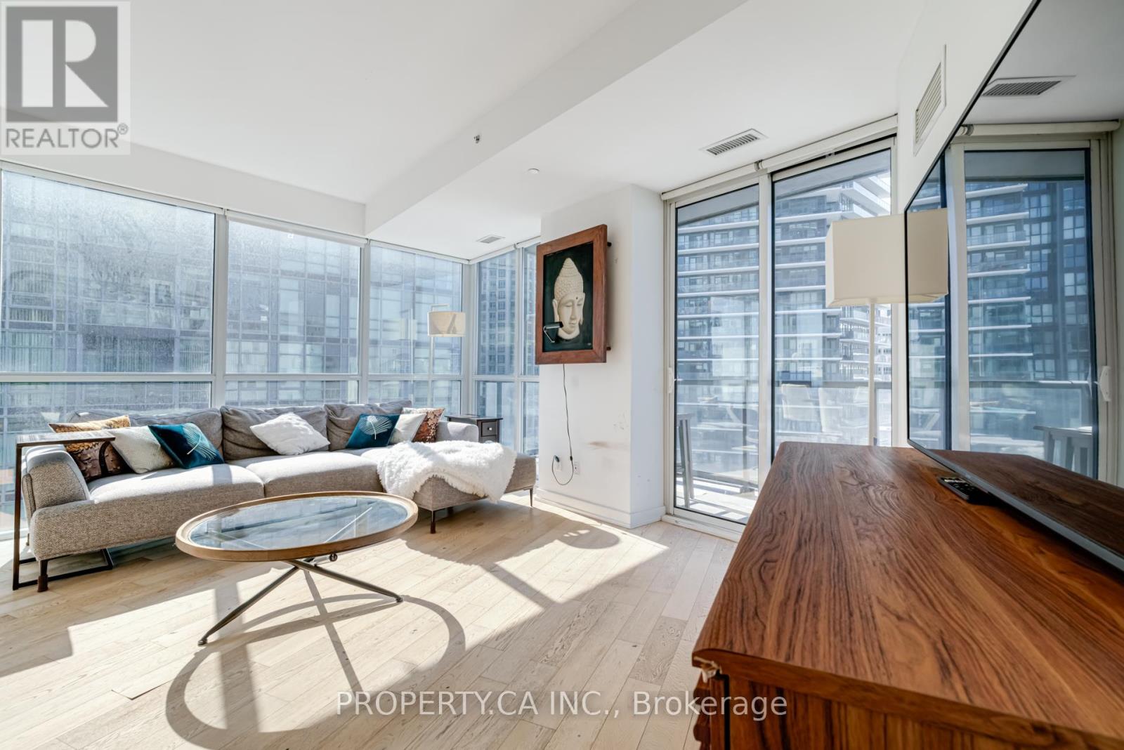1213 - 20 Bruyeres Mews, Toronto, Ontario  M5V 0G8 - Photo 8 - C12354339