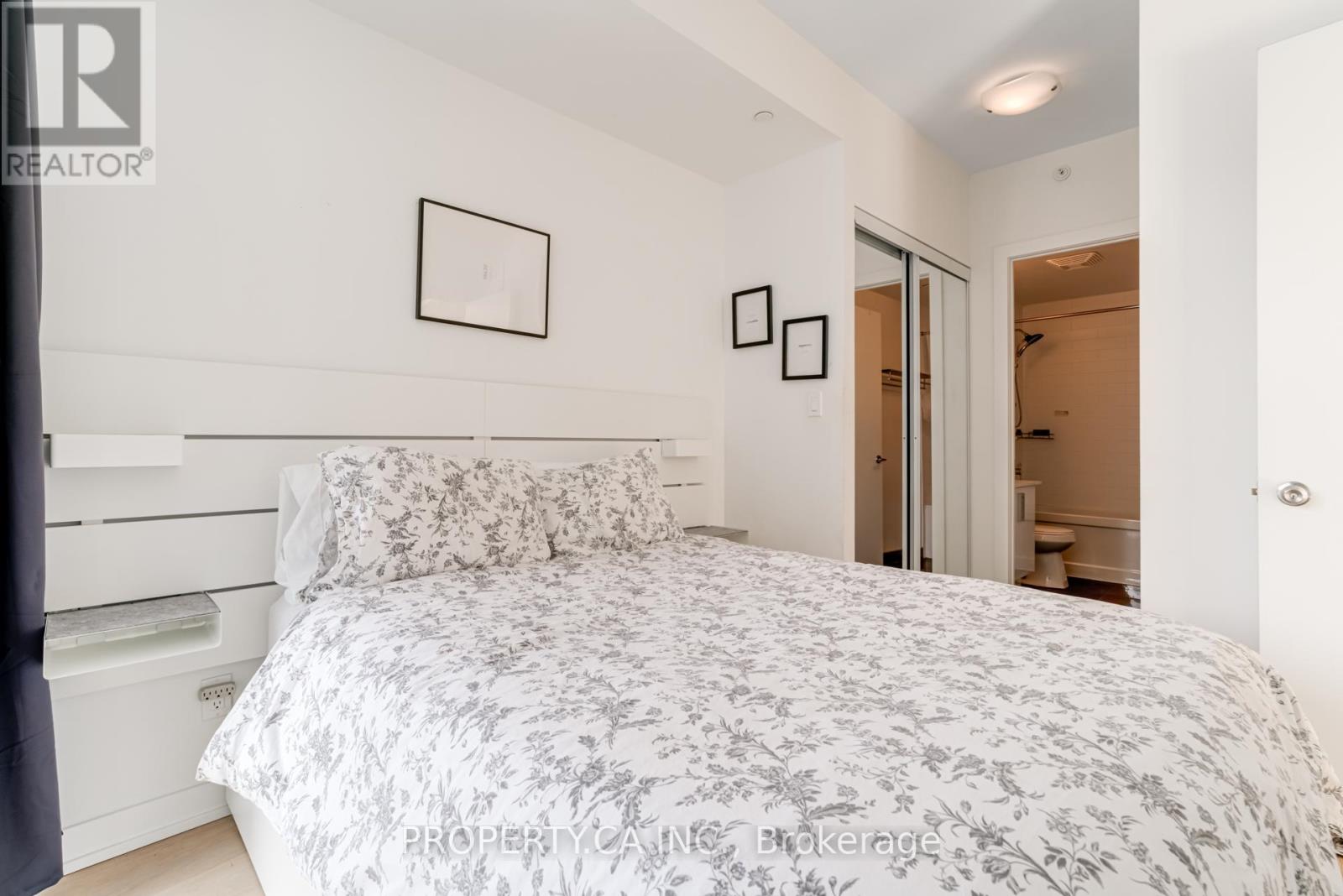 1213 - 20 Bruyeres Mews, Toronto, Ontario  M5V 0G8 - Photo 12 - C12354339