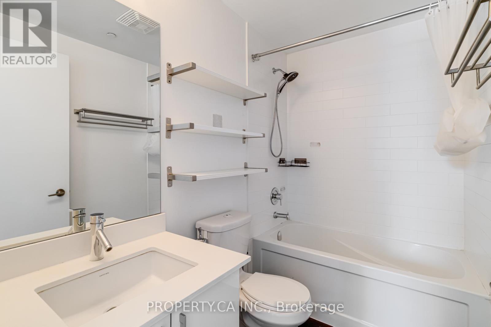 1213 - 20 Bruyeres Mews, Toronto, Ontario  M5V 0G8 - Photo 13 - C12354339