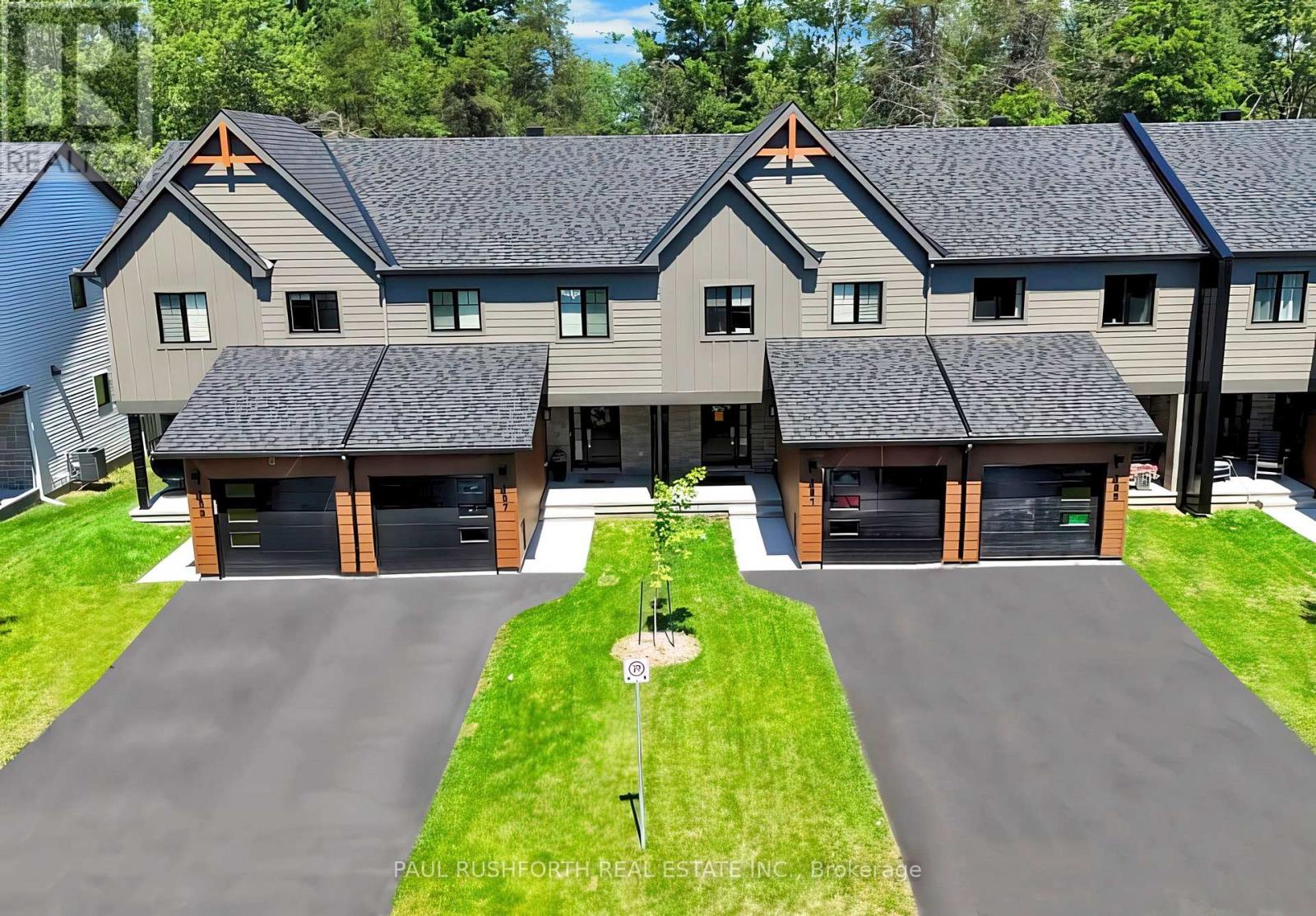 232 PEACOCK DRIVE, Russell, Ontario
